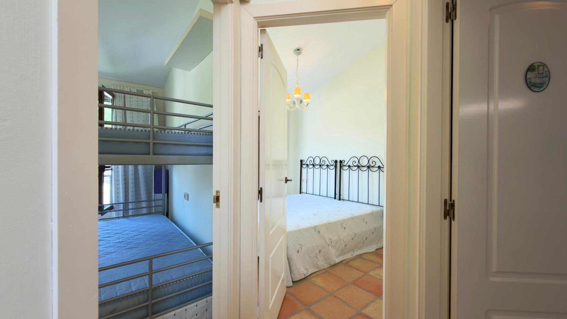 Bungalow en Finestrat, Alicante, España 2 dormitorios, 137.02 m2 No. 183116