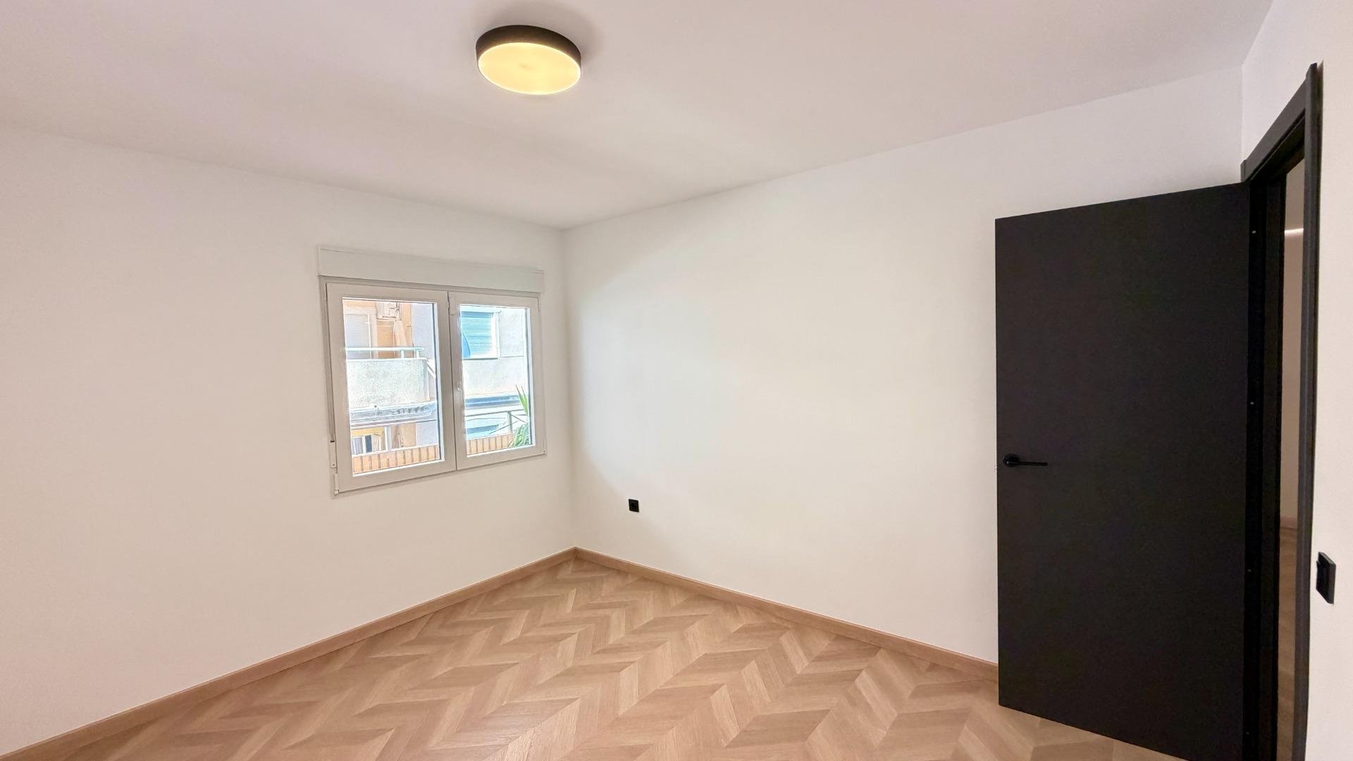 Huoneisto Torrevieja, Alicante, Espanja 3 makuuhuonetta, 100 m2 No. 195999