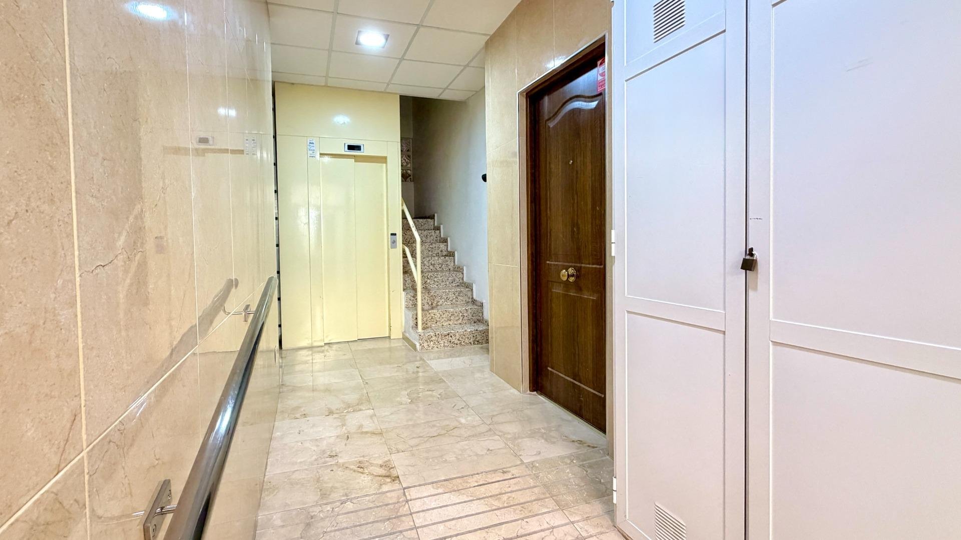 Huoneisto Torrevieja, Alicante, Espanja 3 makuuhuonetta, 100 m2 No. 195999