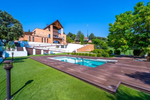 Apartment in Las Rozas de Madrid, Madrid, Spain 8 bedrooms, 816 sq.m. No. 182077