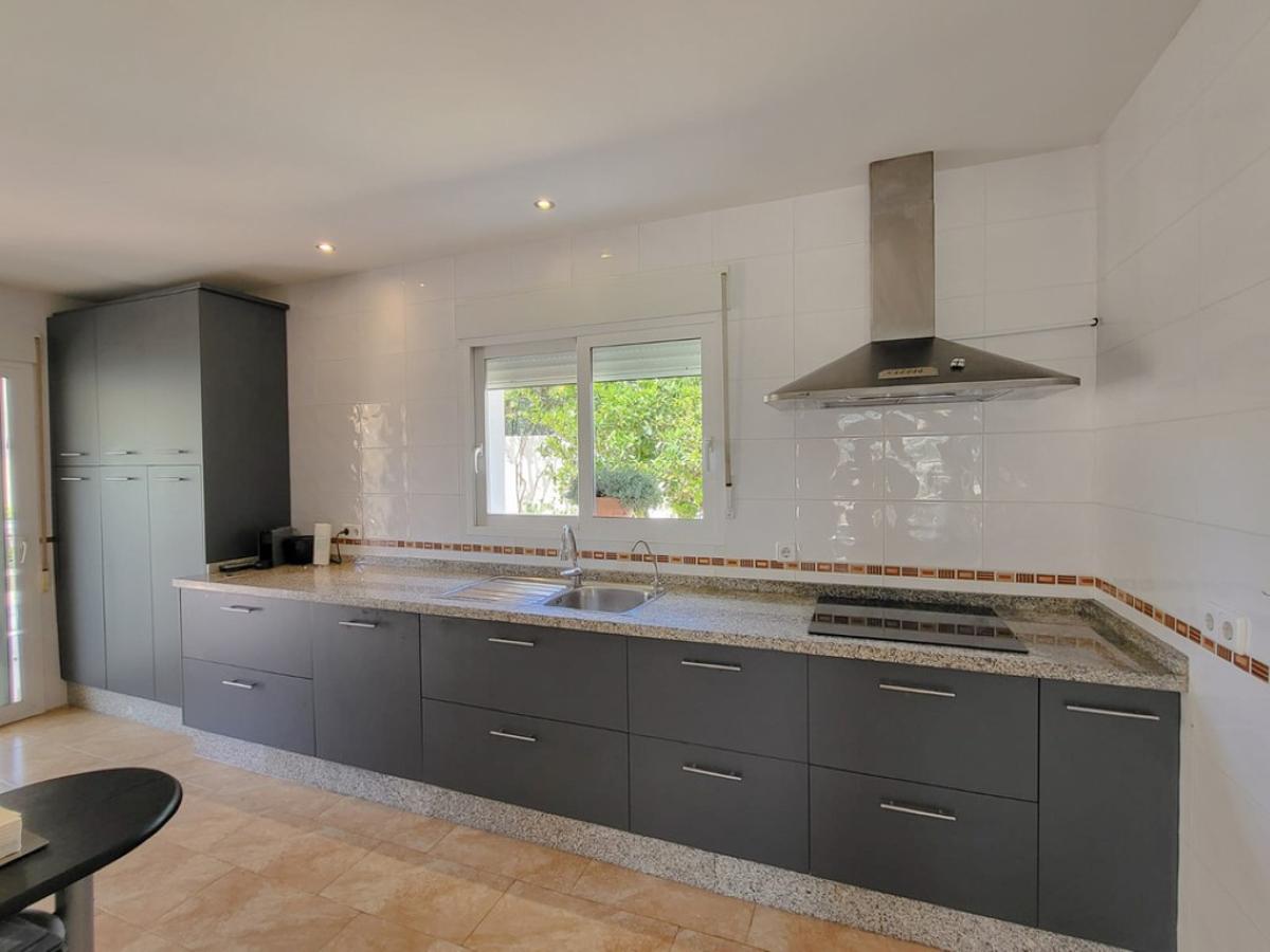 Villa in Moraira, Alicante, Spain 4 bedrooms, 287 sq.m. No. 80347