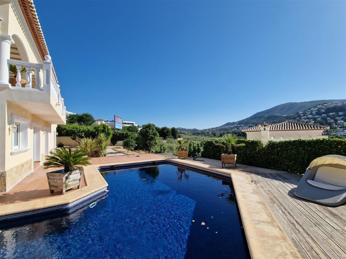 Villa in Moraira, Alicante, Spain 4 bedrooms, 287 sq.m. No. 80347