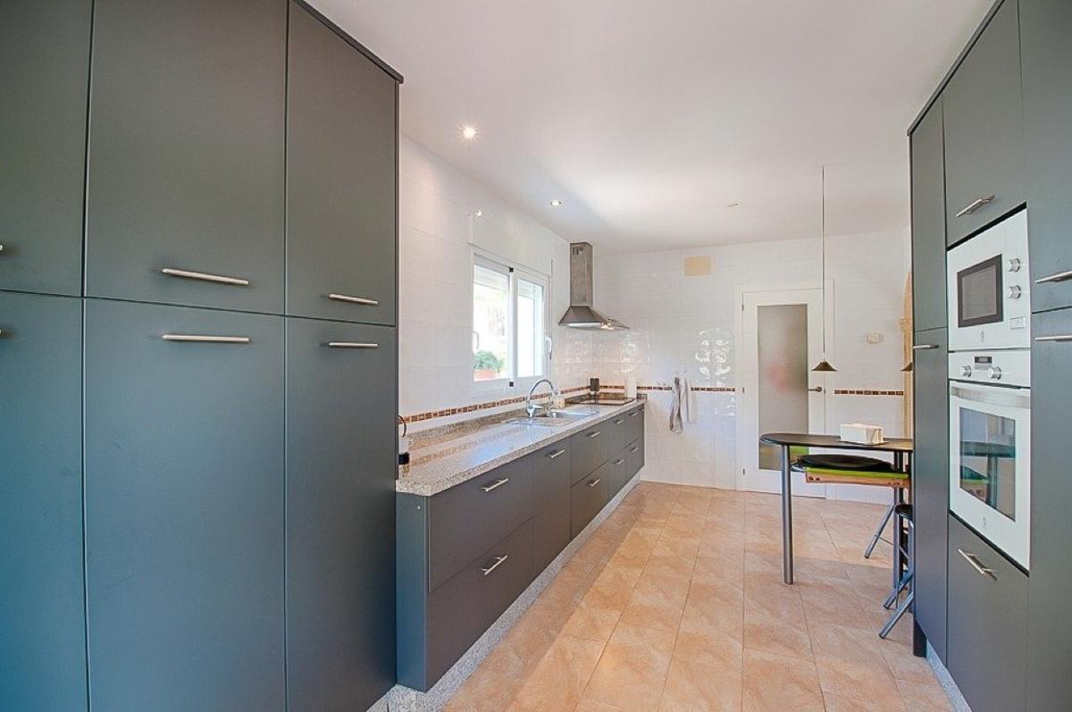 Villa in Moraira, Alicante, Spain 4 bedrooms, 287 sq.m. No. 80347