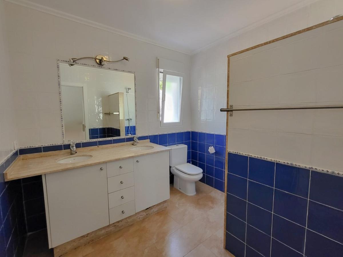 Villa in Moraira, Alicante, Spain 4 bedrooms, 287 sq.m. No. 80347
