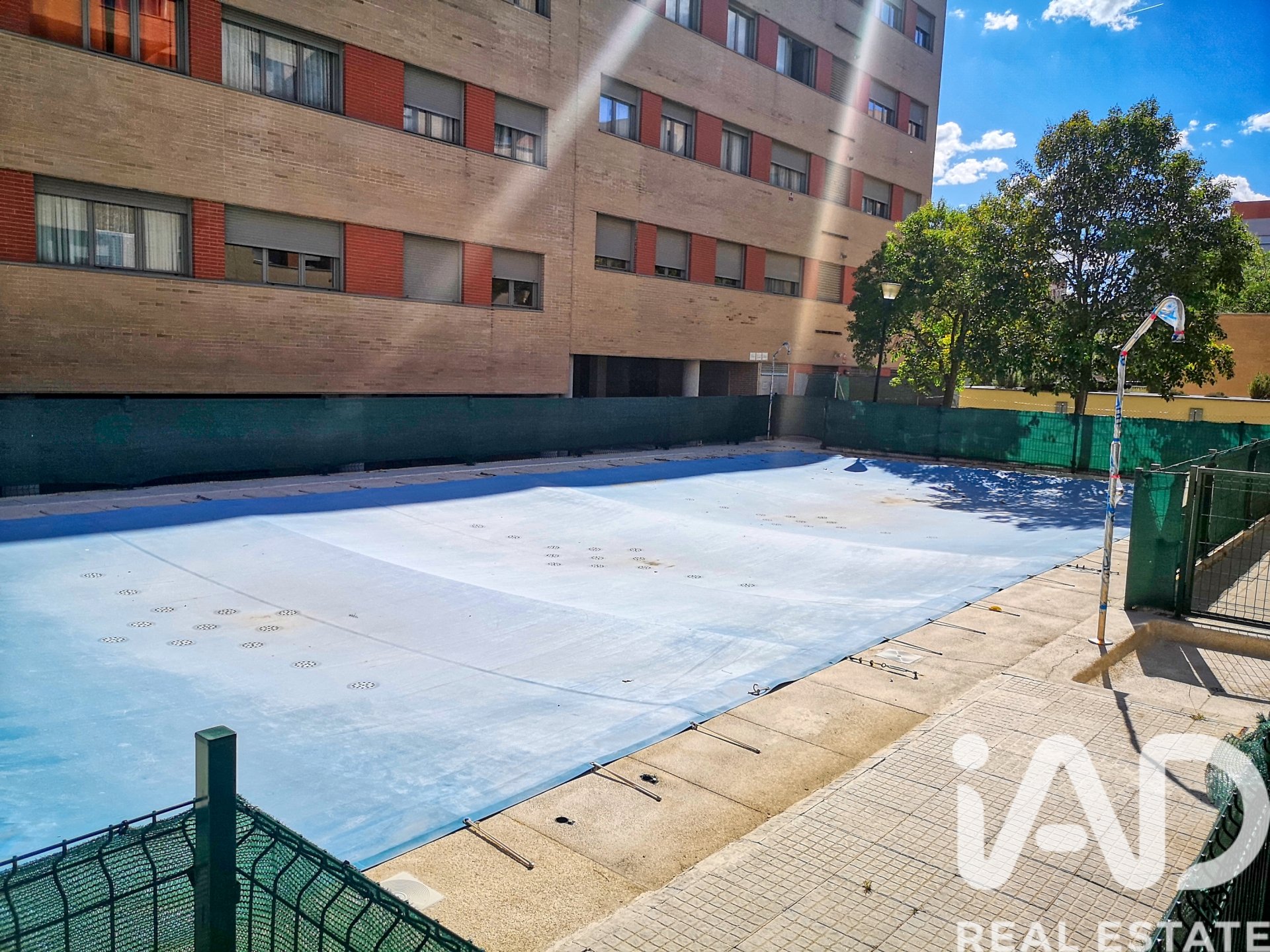 Garage in Alcobendas, Madrid, Spanien 12.7 m2 Nr. 184815