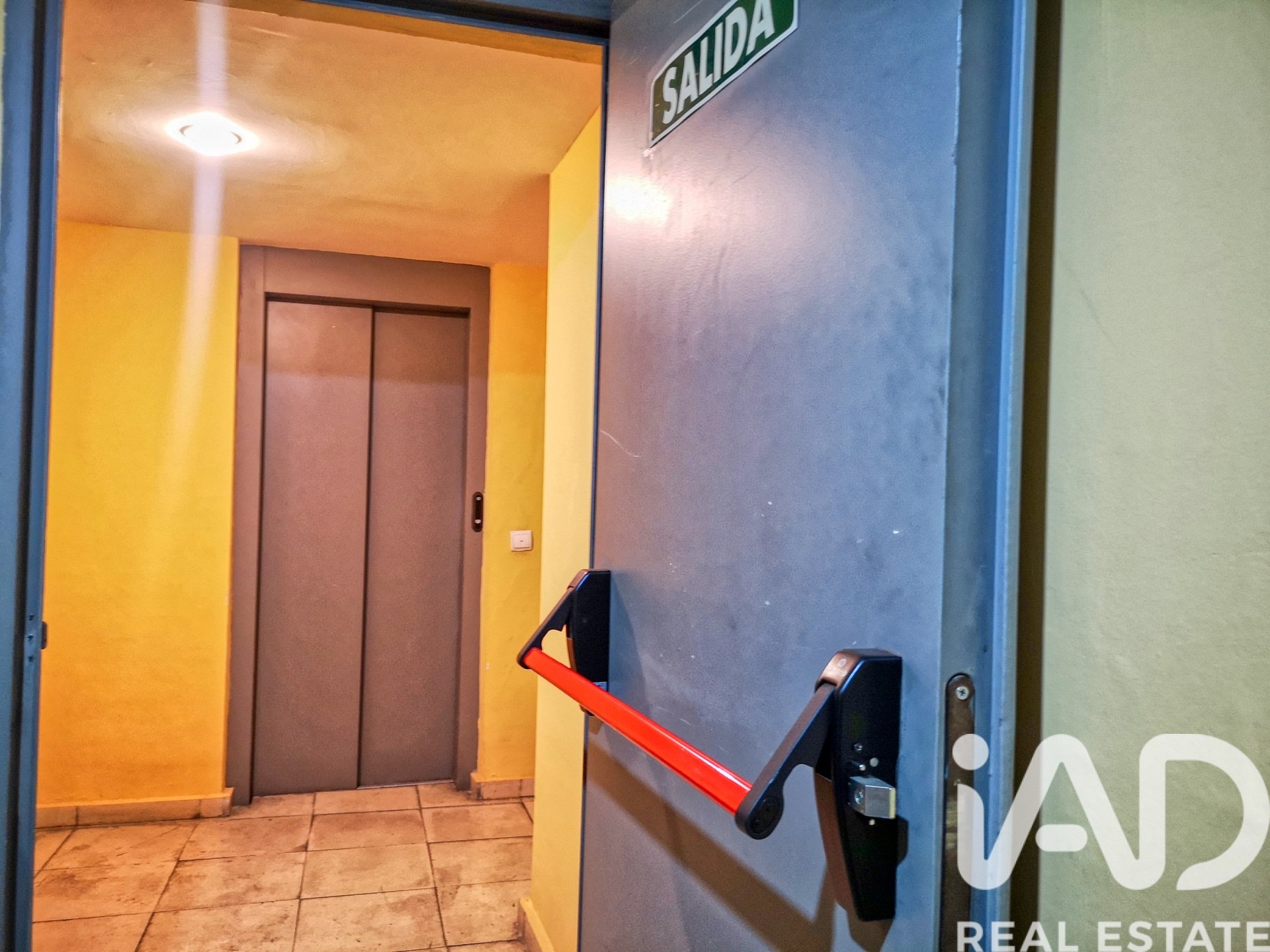 Garage in Alcobendas, Madrid, Spanien 12.7 m2 Nr. 184815