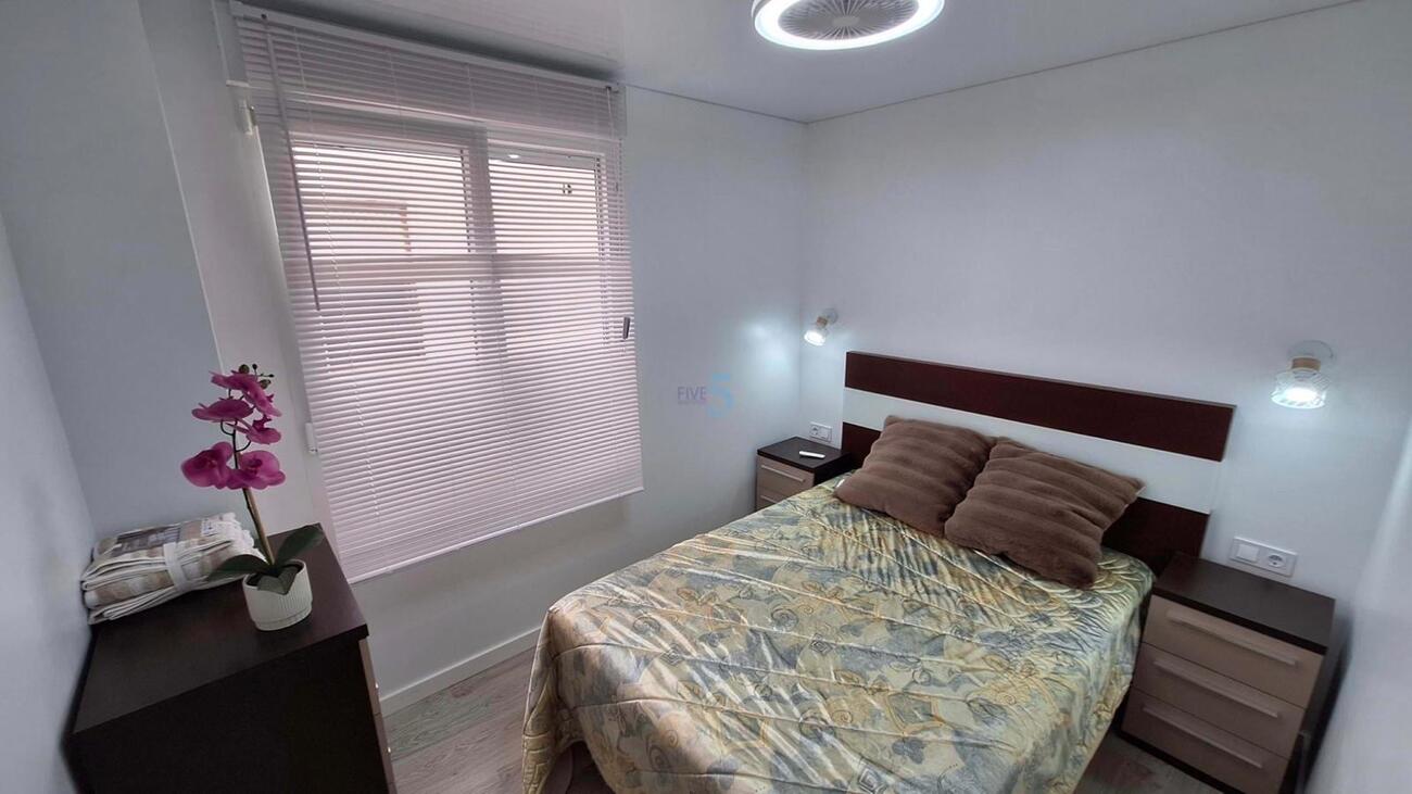 Apartamento en Torrevieja, Alicante, España 3 dormitorios,  No. 196810