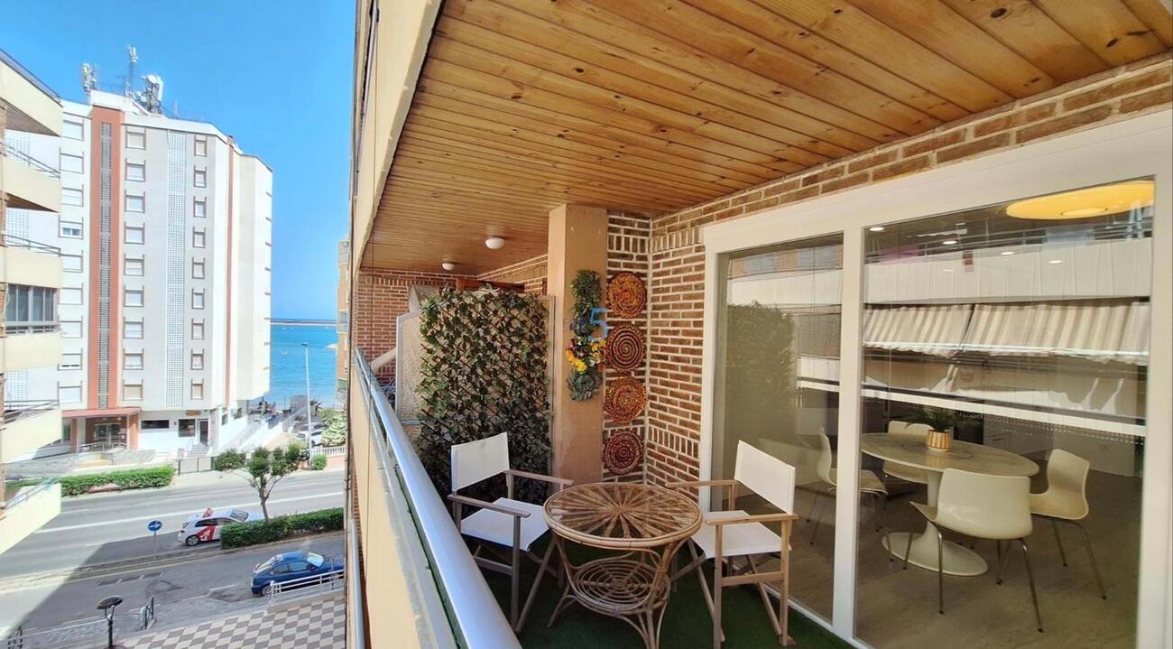 Apartamento en Torrevieja, Alicante, España 3 dormitorios,  No. 196810