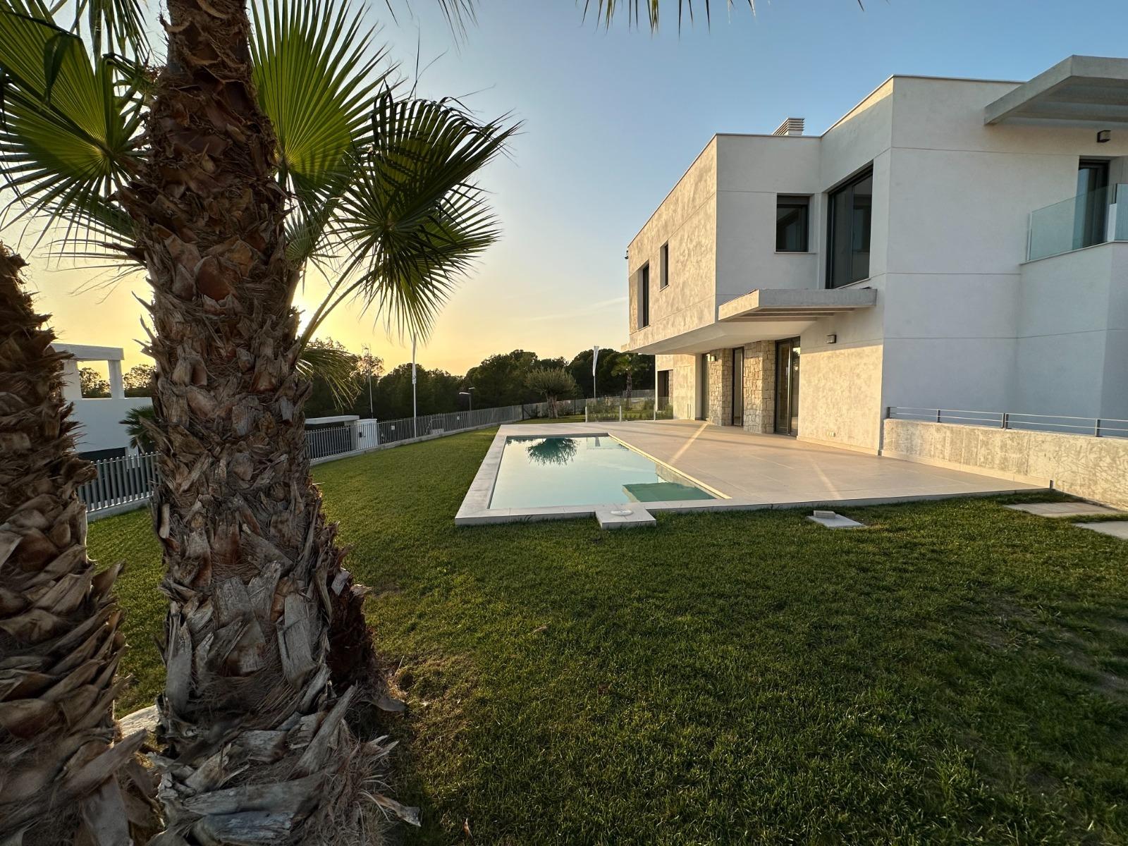 Huvila Finestrat, Alicante, Espanja 4 makuuhuonetta, 244 m2 No. 165526