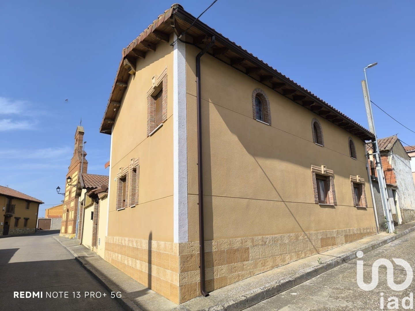Casa a Santas Martas, Leon, Spagna 3 camere da letto, 214 mq. N° 153335