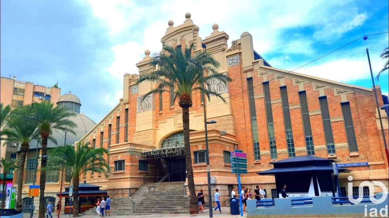 Propiedad comercial en Alicante, España 2 dormitorios, 95 m2 No. 186082