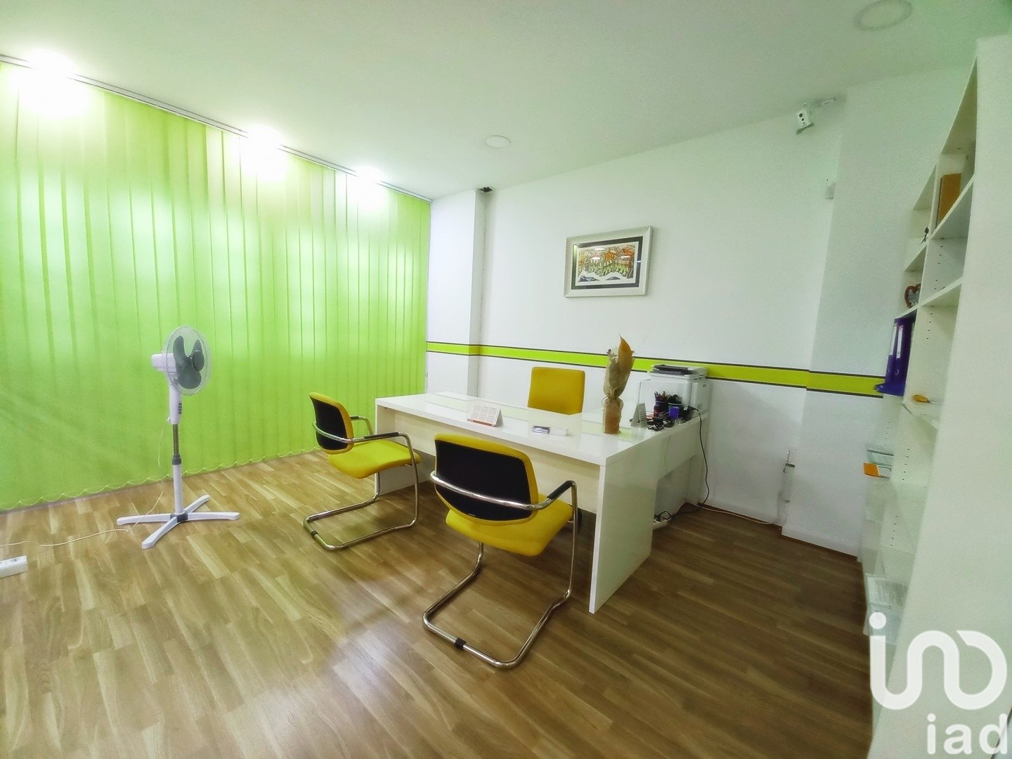 Propiedad comercial en Alicante, España 2 dormitorios, 95 m2 No. 186082