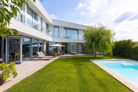 Māja Teia, Barcelona, Spānijā 4 istabas, 500 m2 Nr. 146452