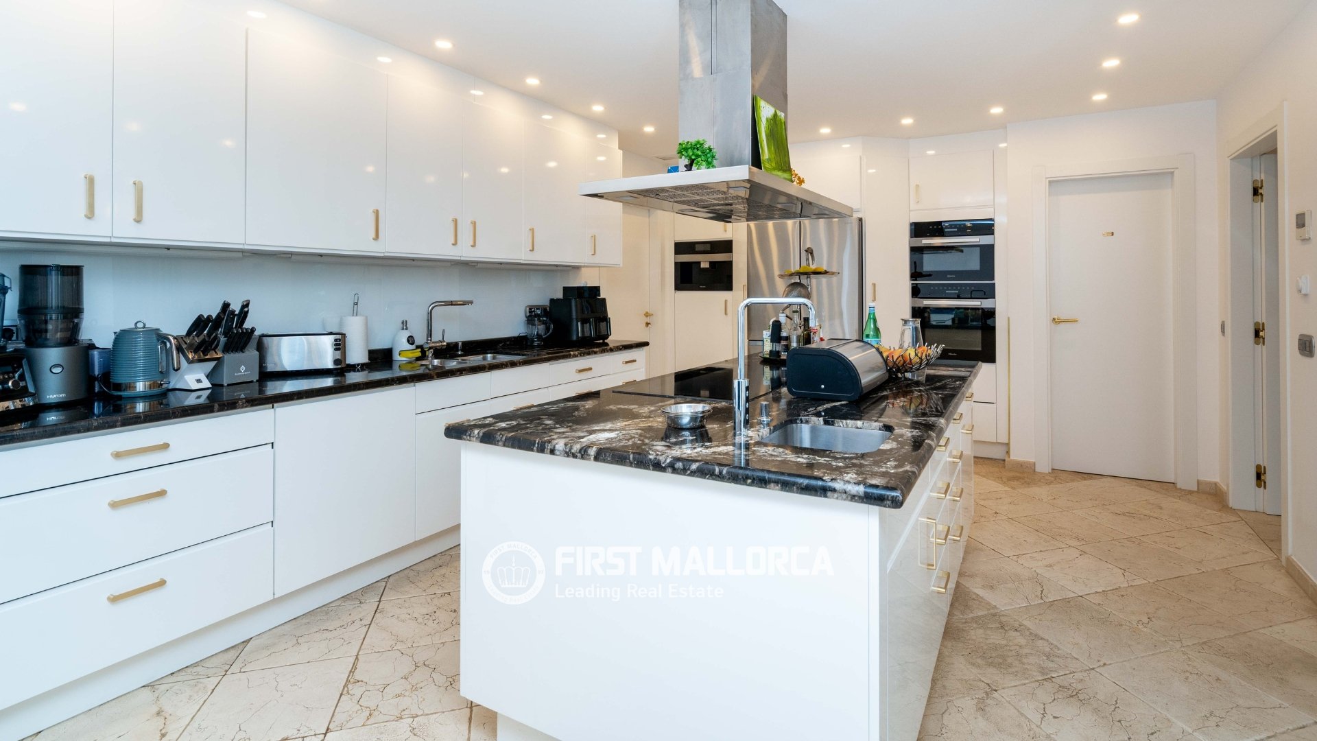 Villa i Costa De La Calma, Mallorca, Spanien 7 sovrum, 970 kvm. Nr. 168662
