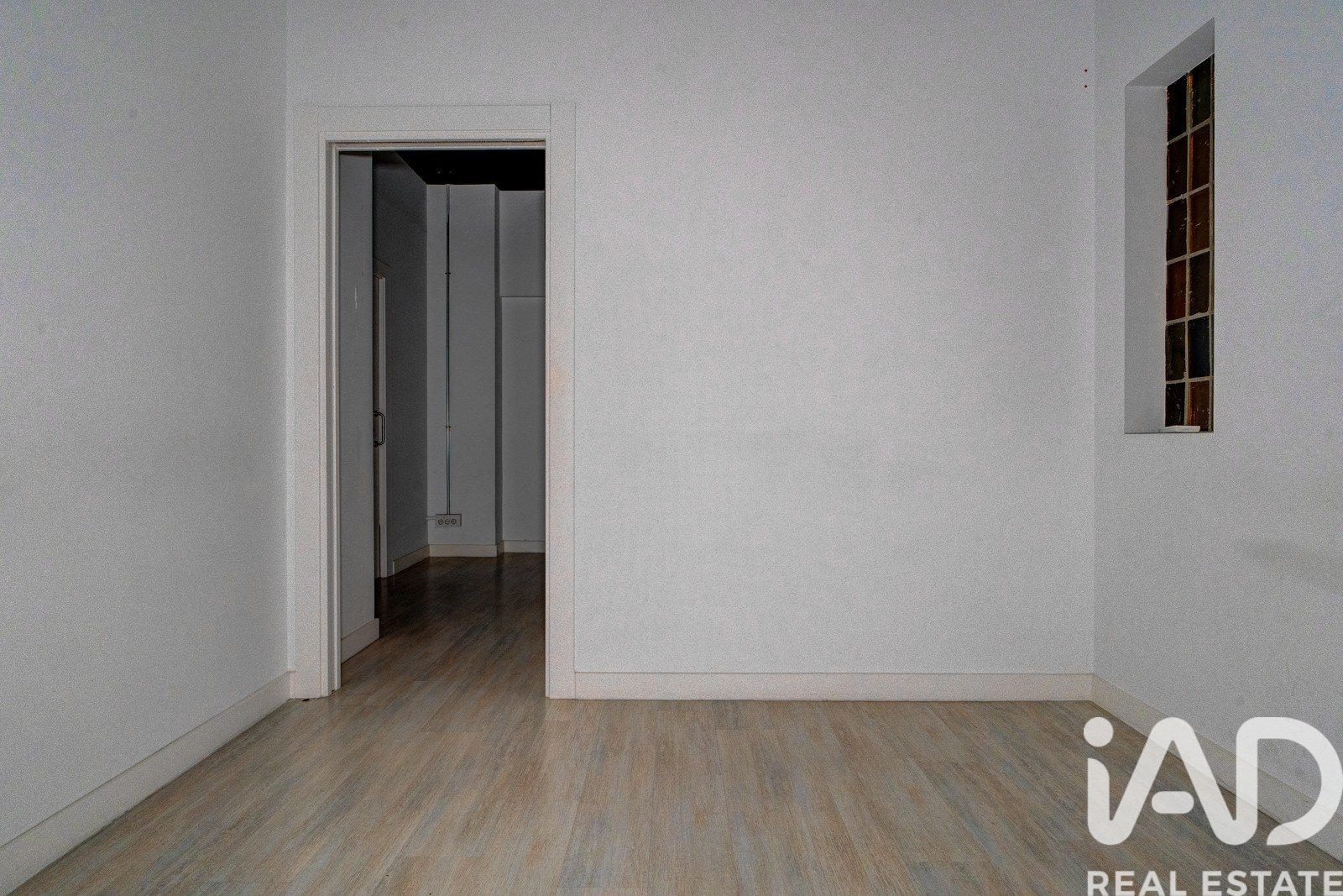 Commercial property in Bilbao, Biscay, Spain 30 sq.m. No. 195024