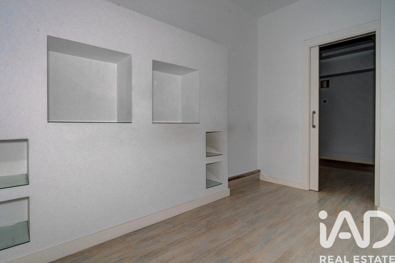 Commercial property in Bilbao, Biscay, Spain 30 sq.m. No. 195024