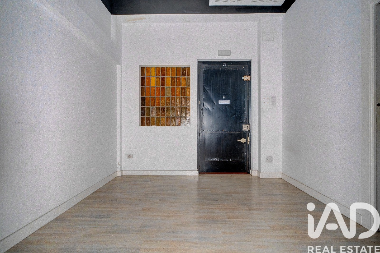 Commercial property in Bilbao, Biscay, Spain 30 sq.m. No. 195024