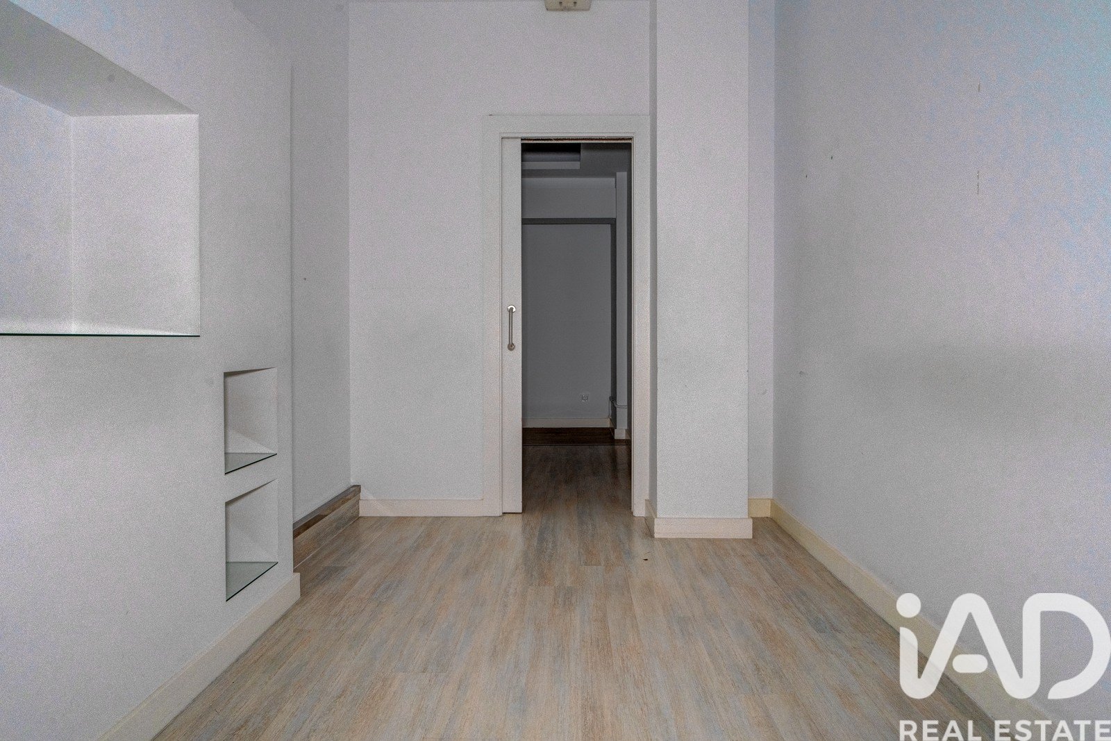 Commercial property in Bilbao, Biscay, Spain 30 sq.m. No. 195024