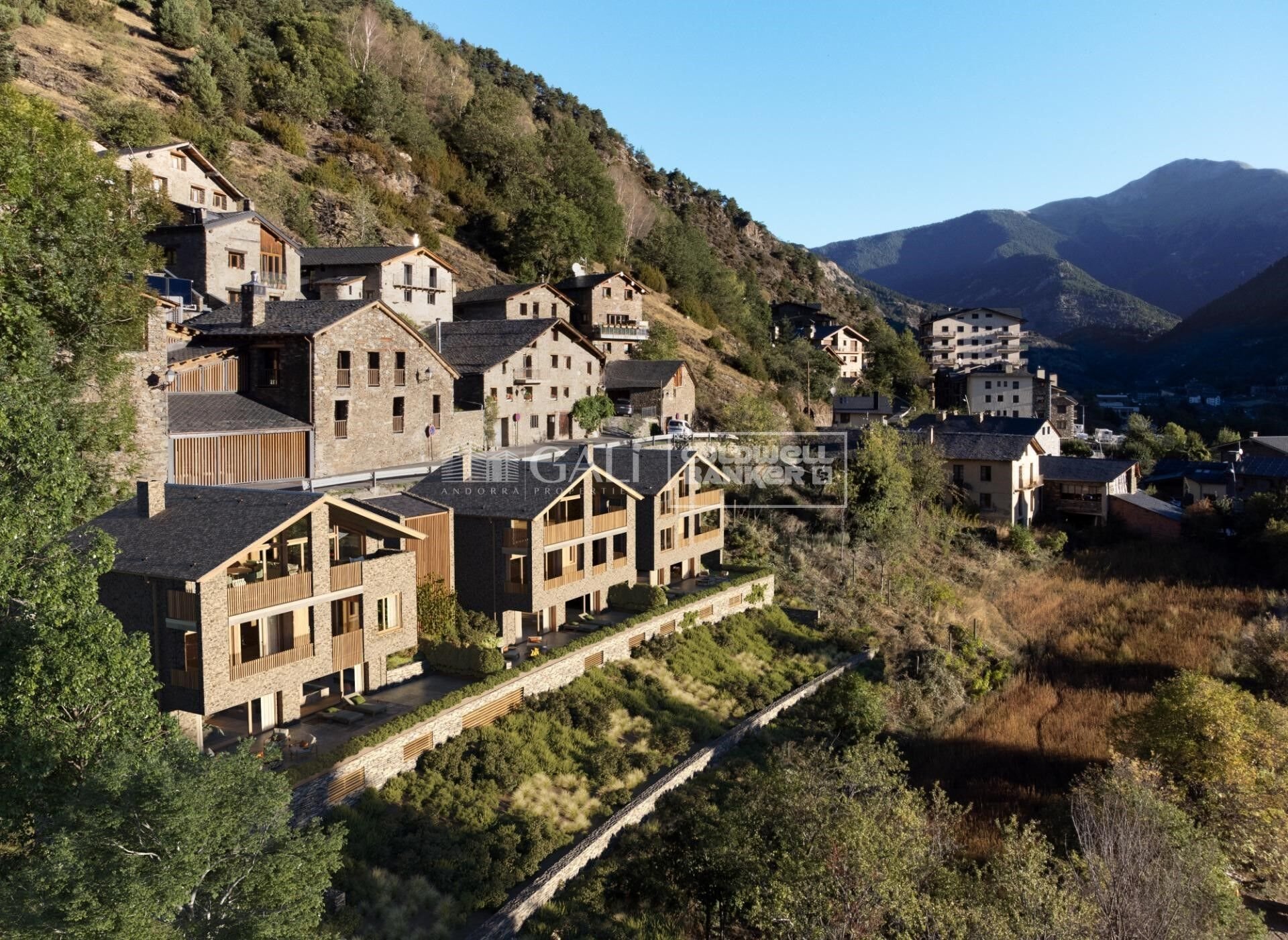 Talo Principado De Andorra (Ninguna Poblacion Tiene C.P.), Lleida, Espanja 4 makuuhuonetta, 571 m2 No. 158431