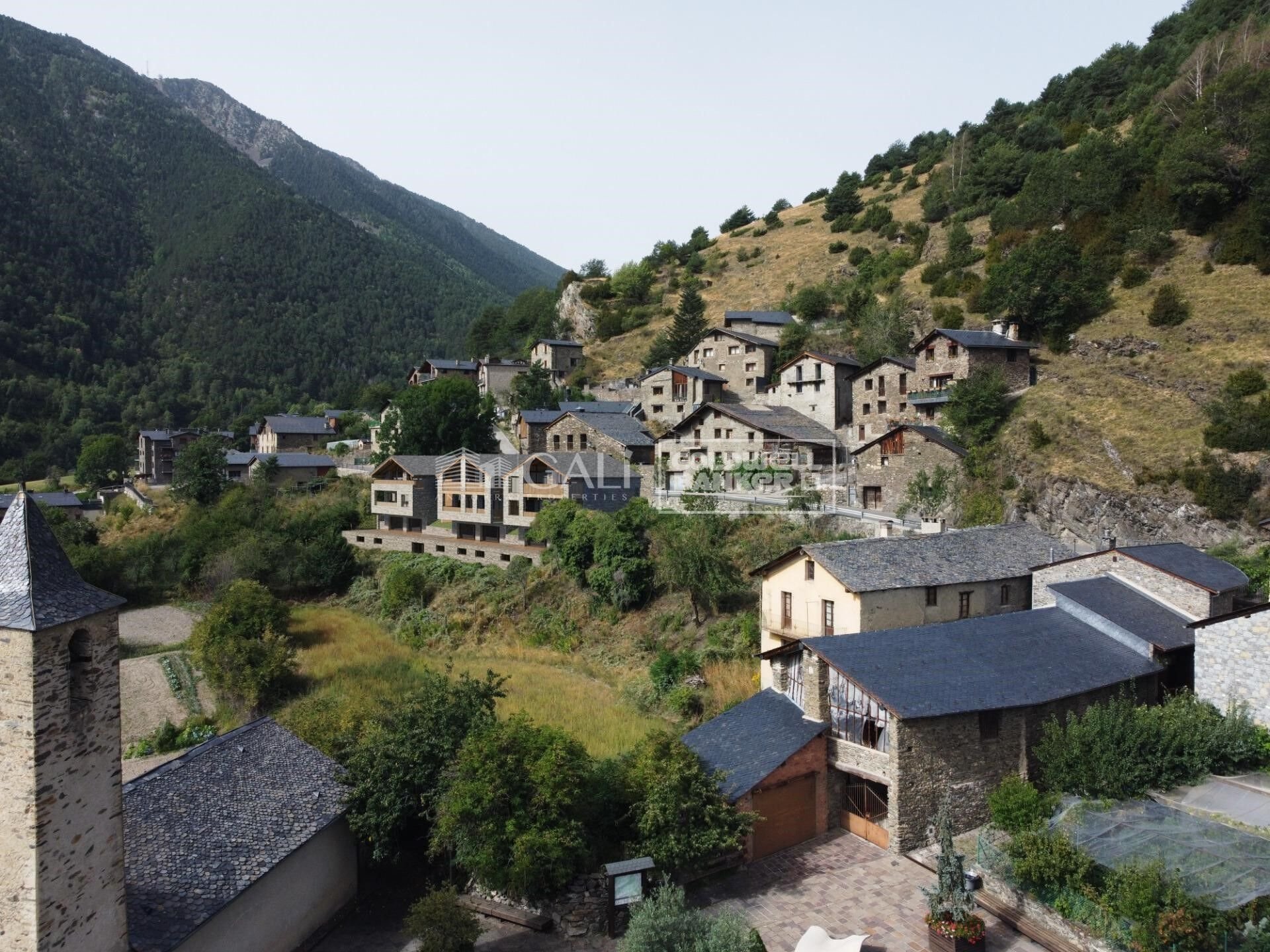 Talo Principado De Andorra (Ninguna Poblacion Tiene C.P.), Lleida, Espanja 4 makuuhuonetta, 571 m2 No. 158431