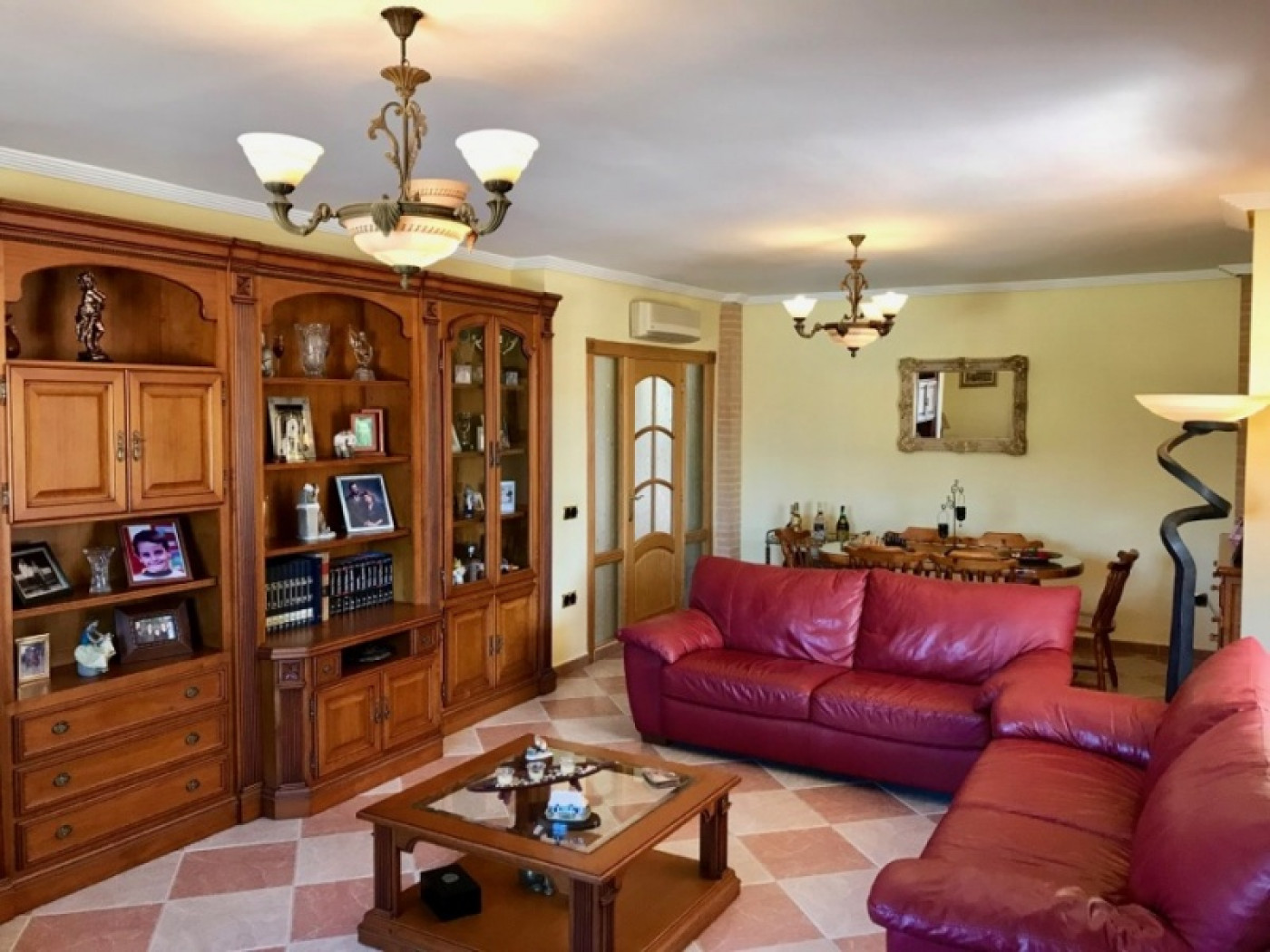 Villa in Benidorm, Alicante, Spain 6 bedrooms, 600 sq.m. No. 196695