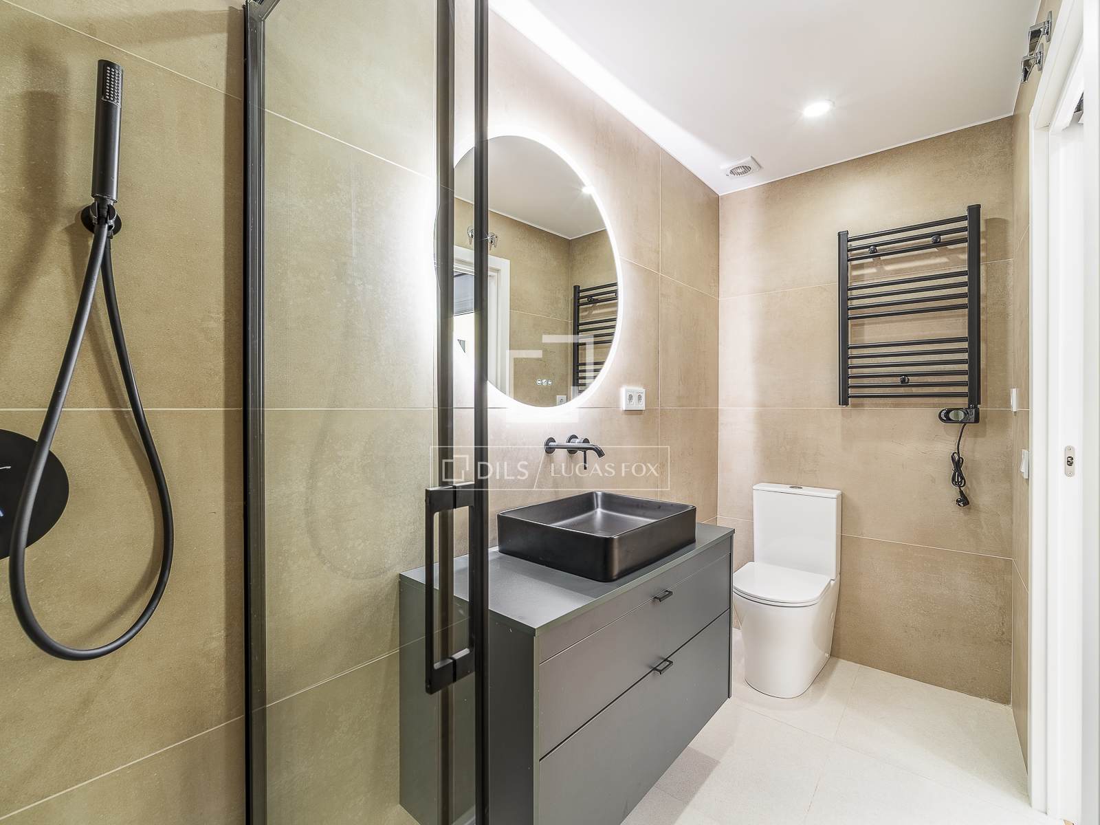 Appartamento a Barcelona, Spagna 3 camere da letto, 138 mq. N° 194305