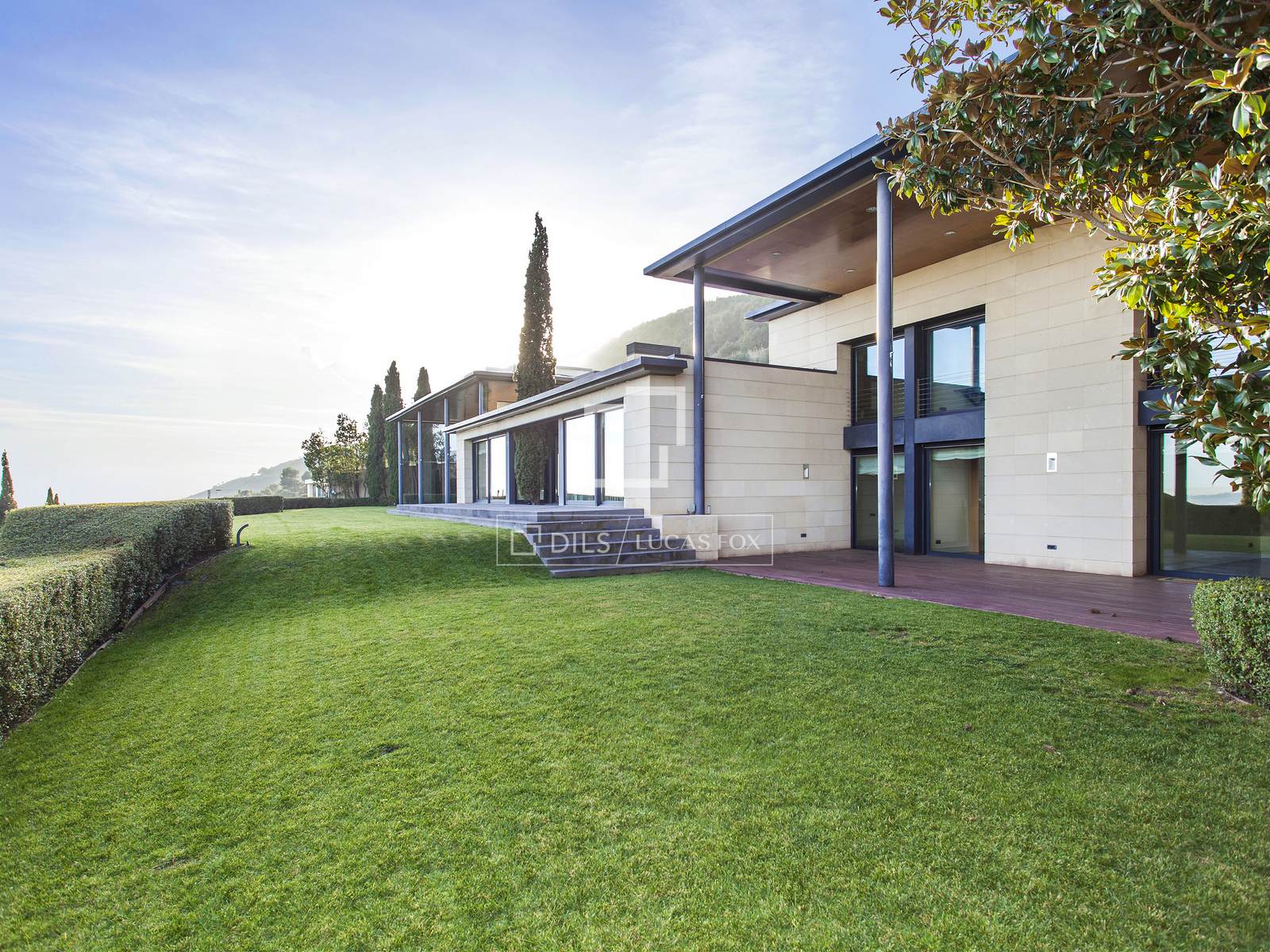 Villa in Barcelona, Spanien 6 Schlafzimmer, 669 m2 Nr. 194310