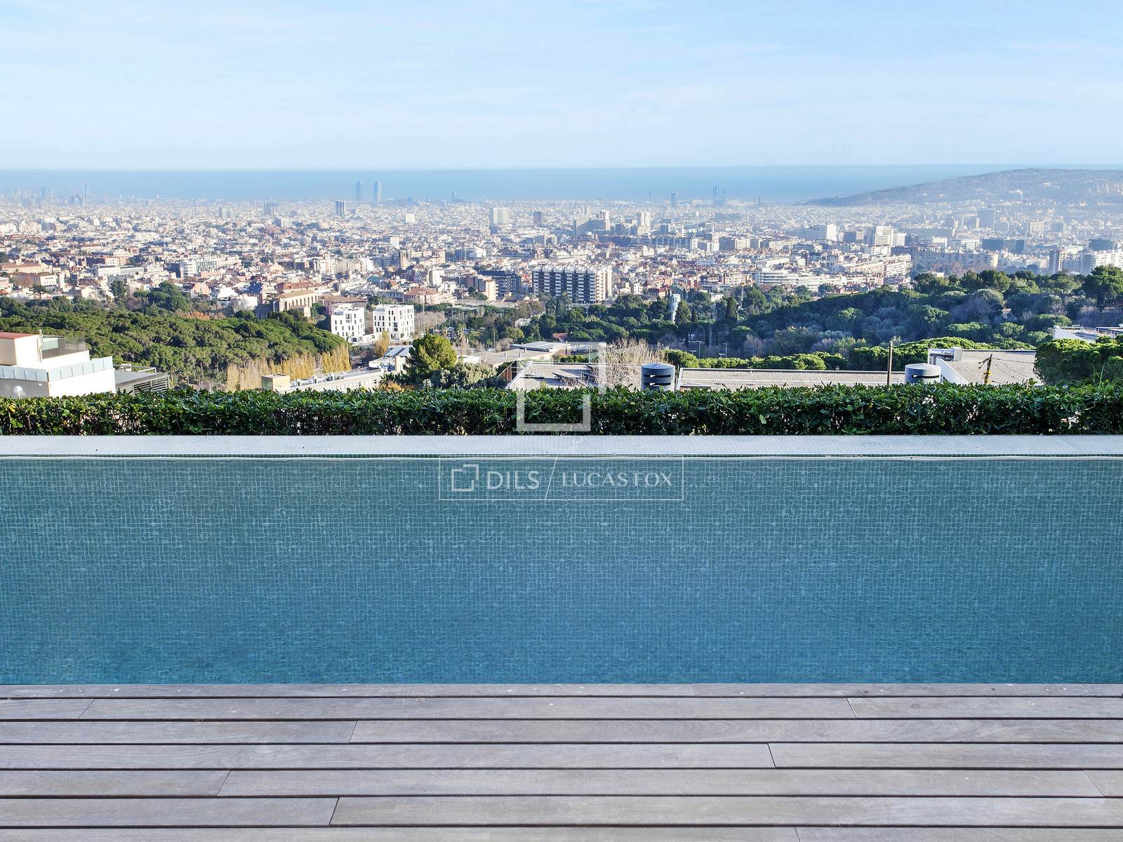 Villa in Barcelona, Spanien 6 Schlafzimmer, 669 m2 Nr. 194310