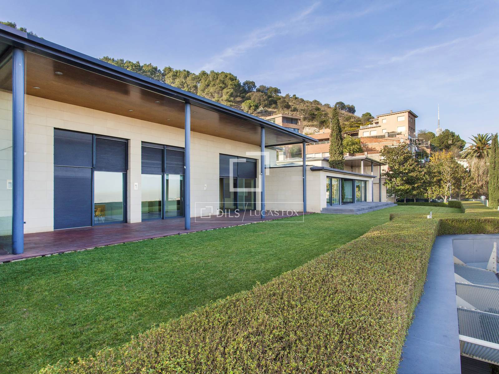 Villa in Barcelona, Spanien 6 Schlafzimmer, 669 m2 Nr. 194310