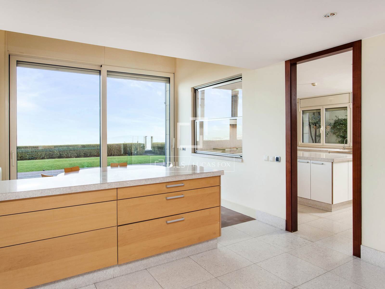 Villa in Barcelona, Spanien 6 Schlafzimmer, 669 m2 Nr. 194310