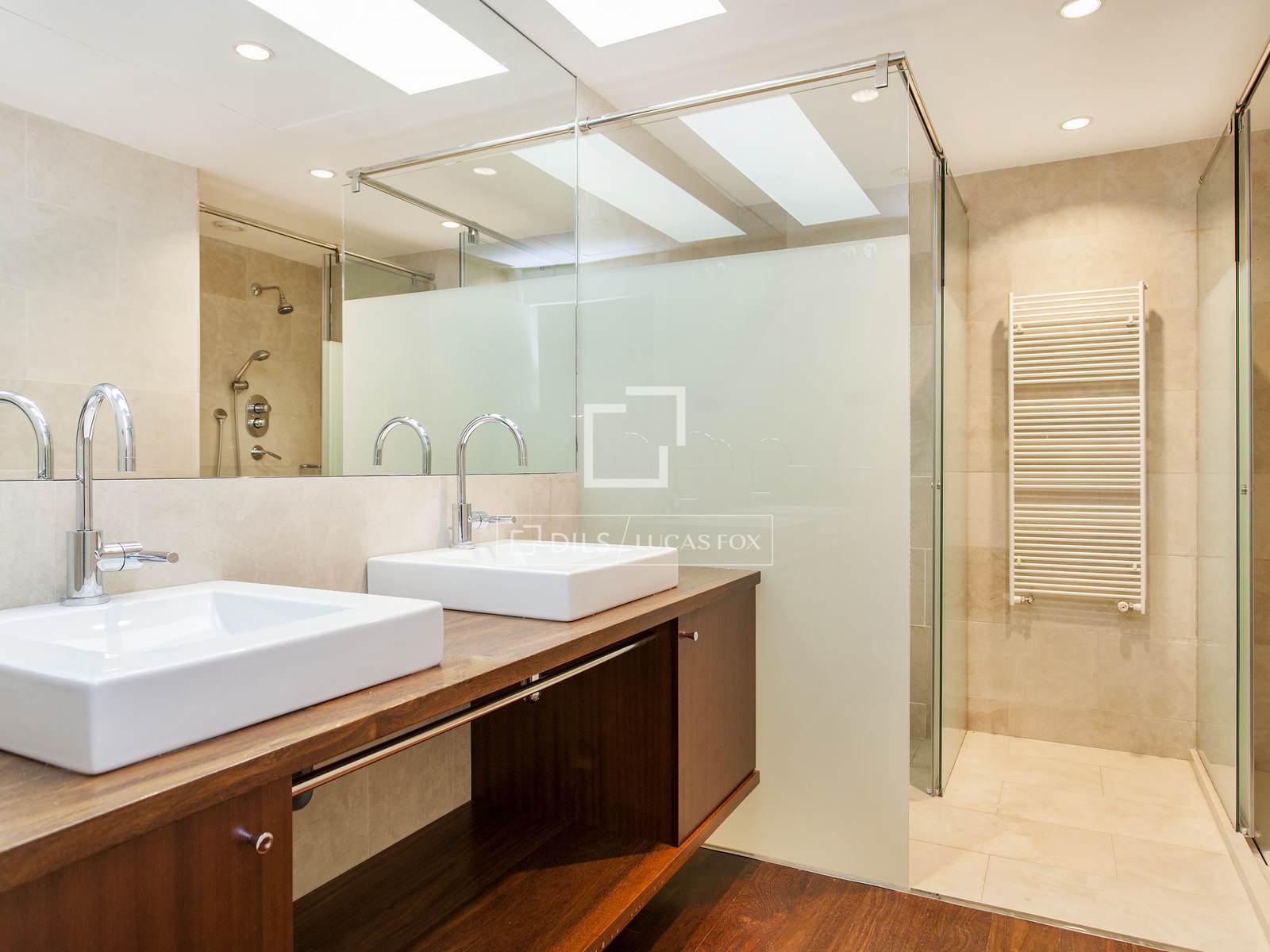 Villa in Barcelona, Spanien 6 Schlafzimmer, 669 m2 Nr. 194310