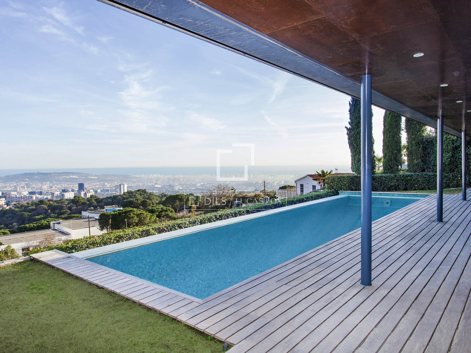 Villa in Barcelona, Spanien 6 Schlafzimmer, 669 m2 Nr. 194310