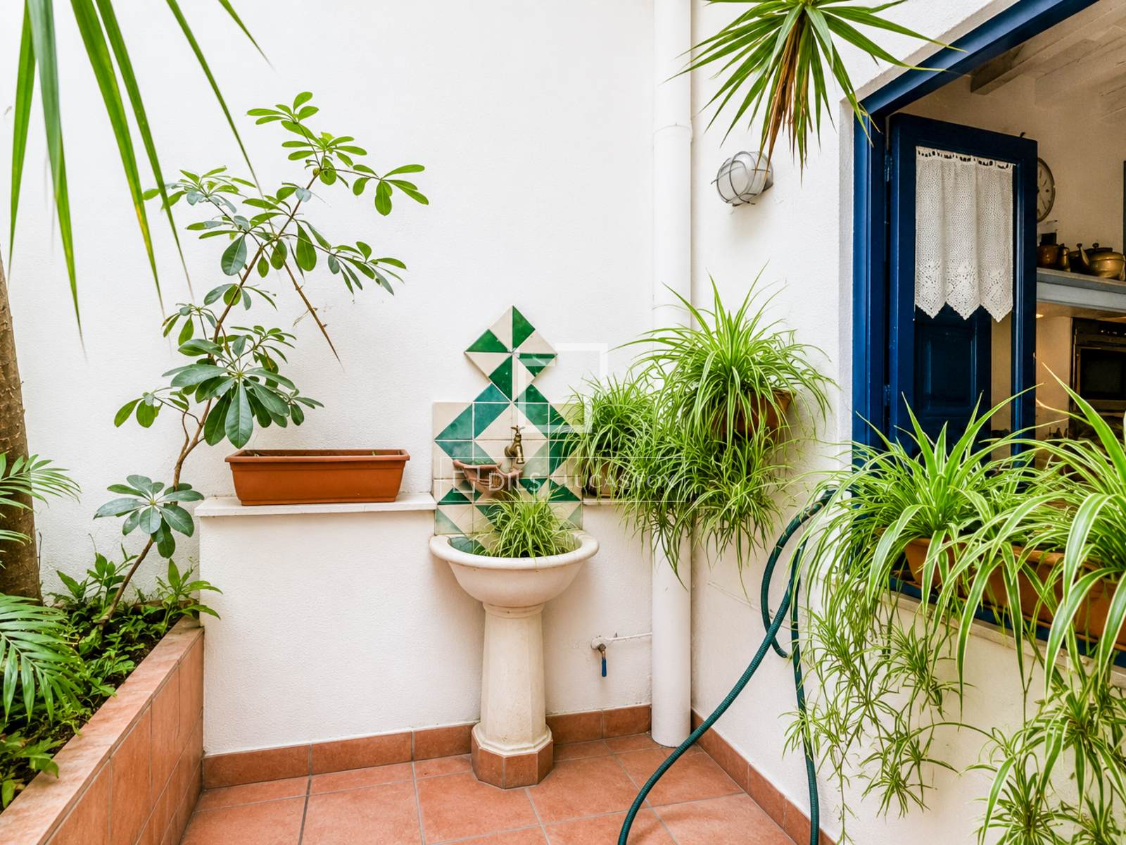 Villa a Sitges, Barcelona, Spagna 5 camere da letto, 189 mq. N° 194308