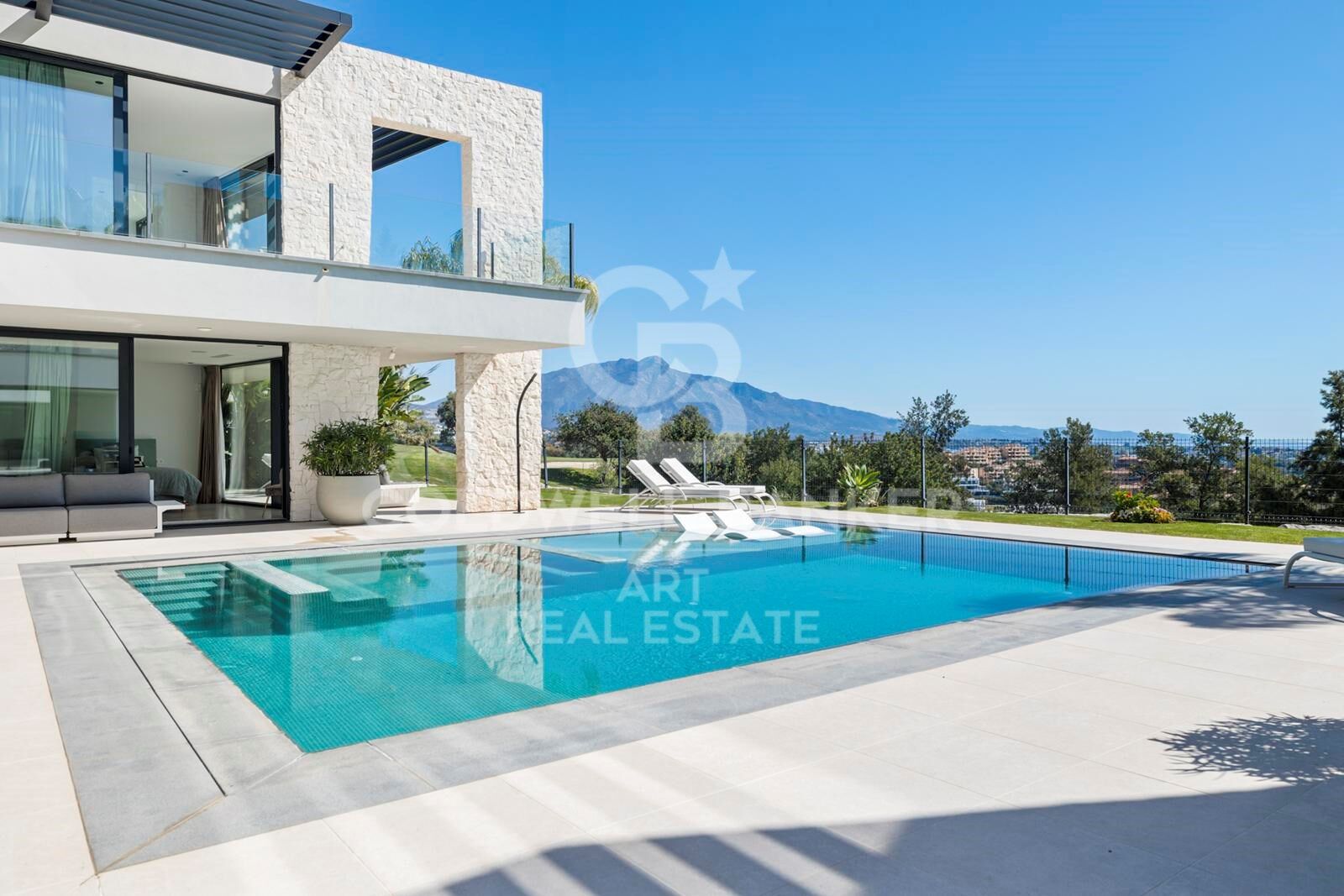 Villa in Benahavis, Malaga, Spain 5 bedrooms, 407 sq.m. No. 158815