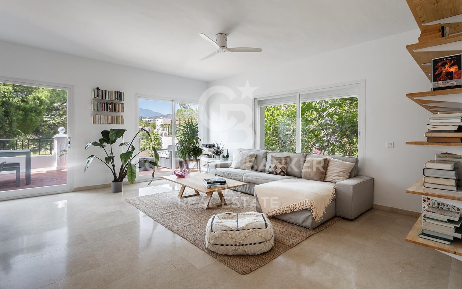 Townhouse in Benahavis, Malaga, Spain 4 bedrooms, 352 sq.m. No. 158819