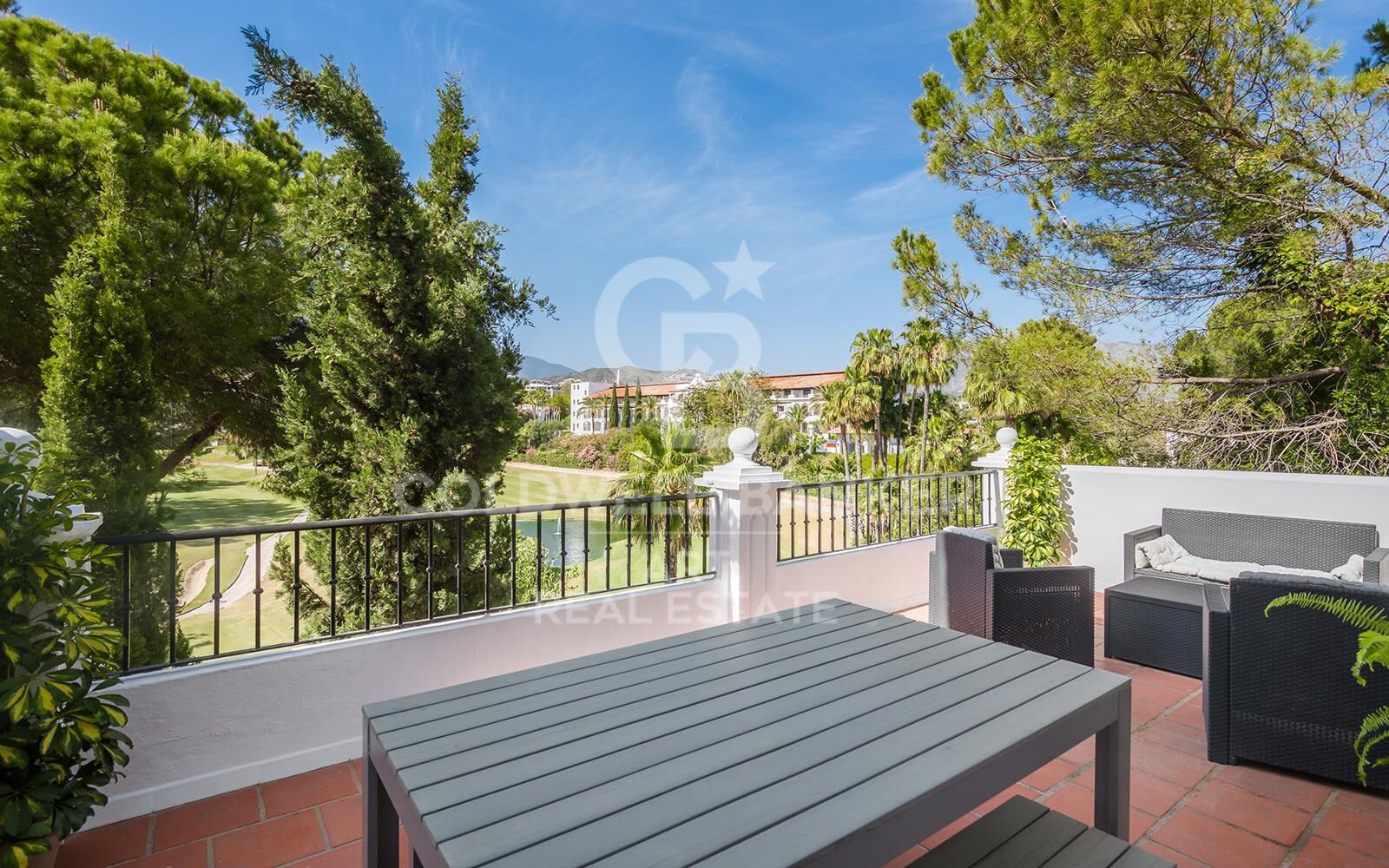 Townhouse in Benahavis, Malaga, Spain 4 bedrooms, 352 sq.m. No. 158819