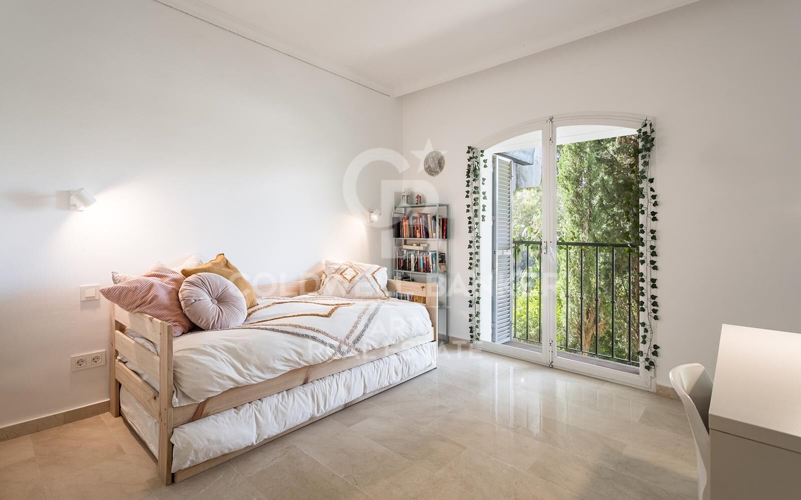Townhouse in Benahavis, Malaga, Spain 4 bedrooms, 352 sq.m. No. 158819