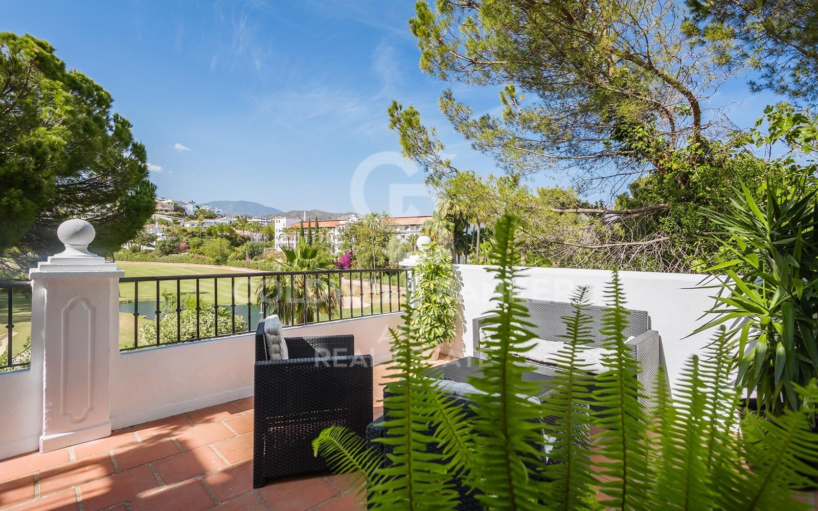 Townhouse in Benahavis, Malaga, Spain 4 bedrooms, 352 sq.m. No. 158819