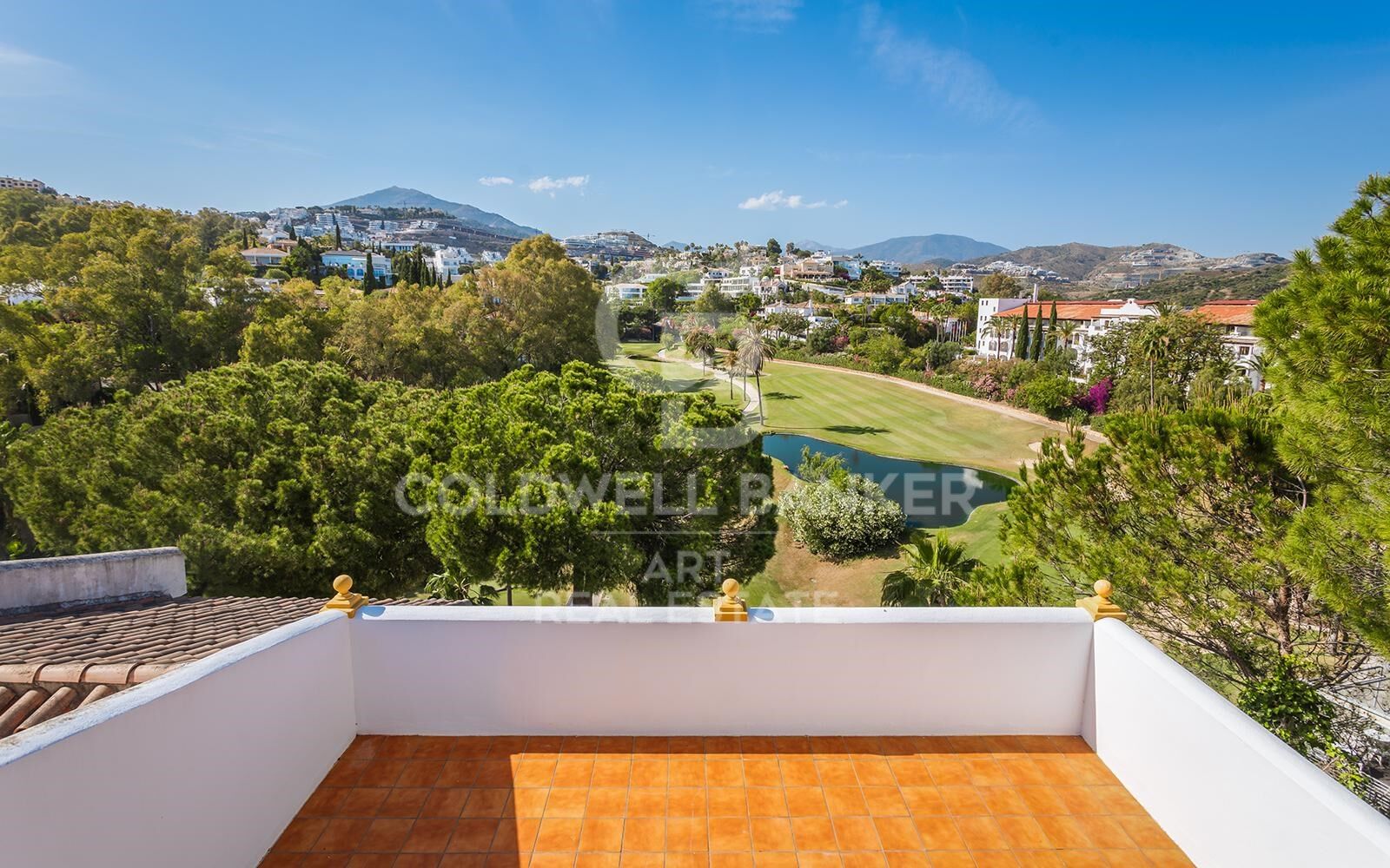 Townhouse in Benahavis, Malaga, Spain 4 bedrooms, 352 sq.m. No. 158819