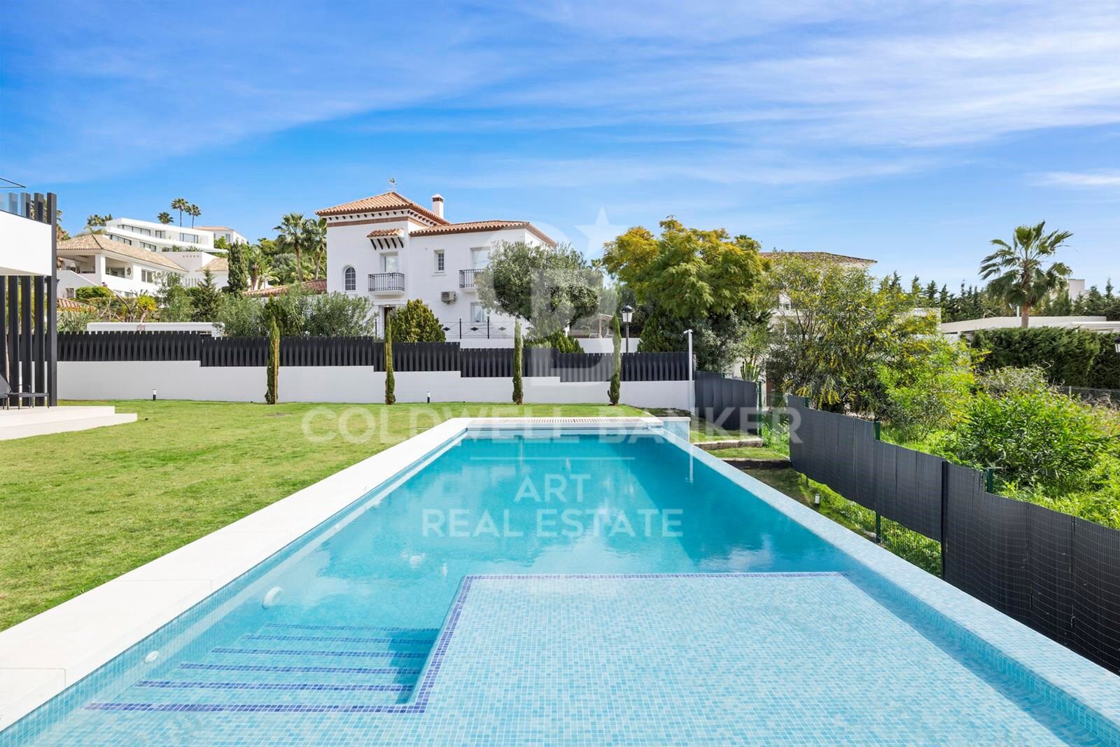 Villa i Benahavis, Malaga, Spanien 4 sovrum, 573 kvm. Nr. 158816