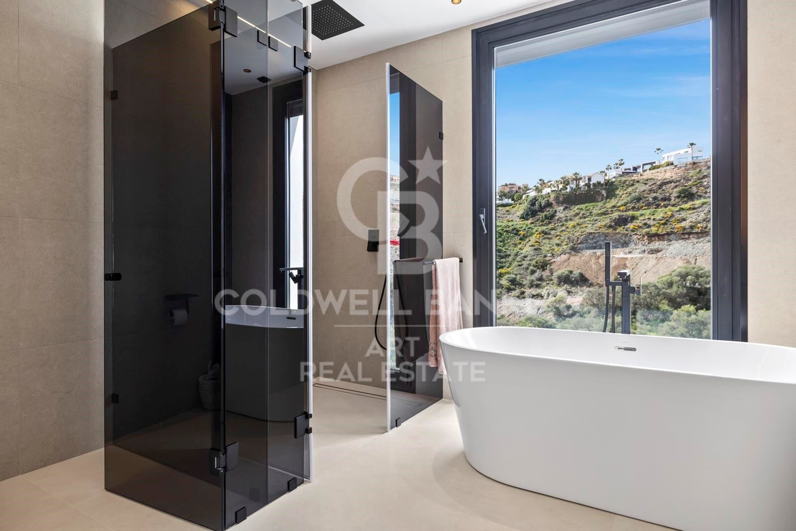 Villa i Benahavis, Malaga, Spanien 4 sovrum, 573 kvm. Nr. 158816