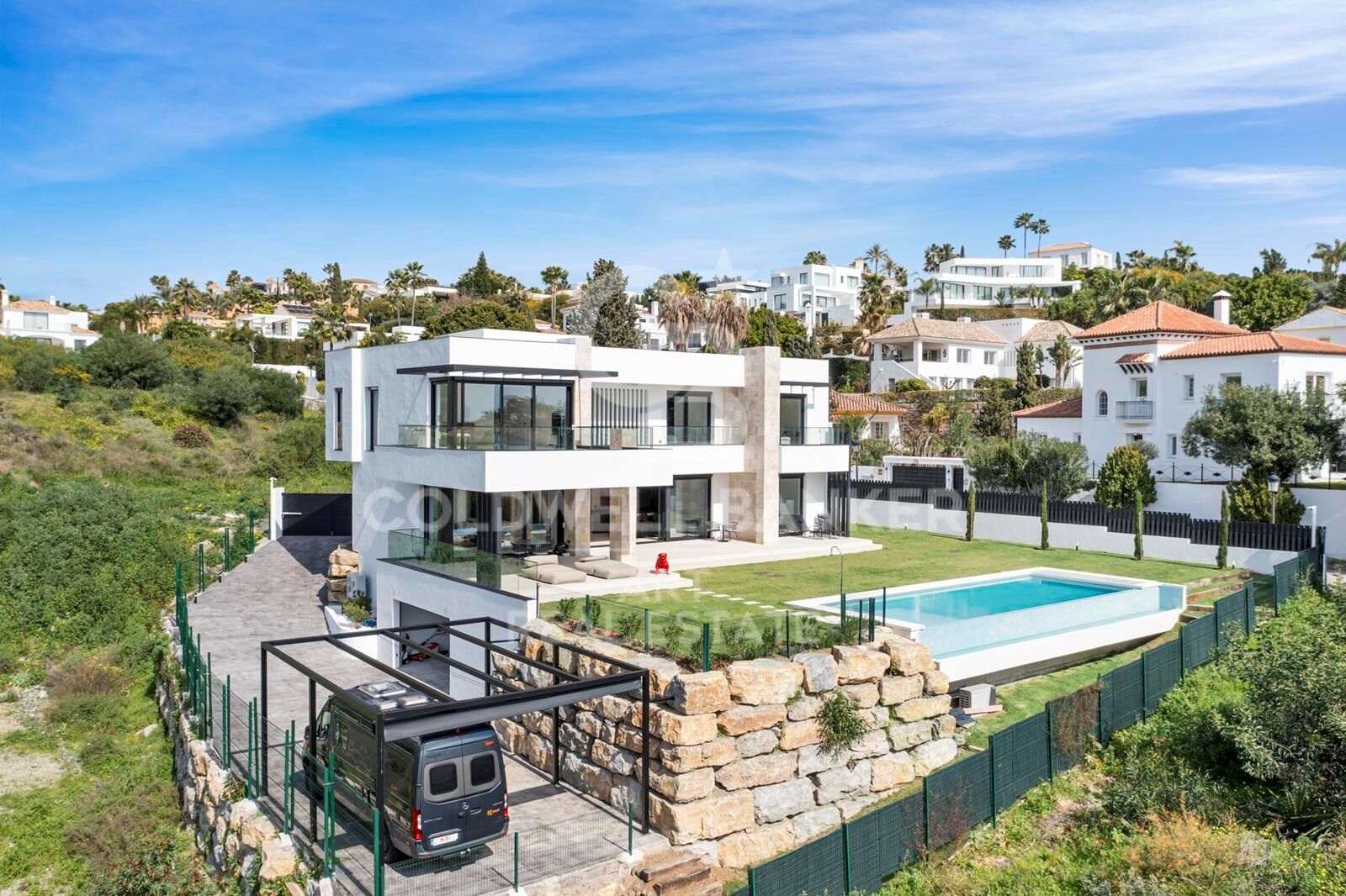 Villa i Benahavis, Malaga, Spanien 4 sovrum, 573 kvm. Nr. 158816