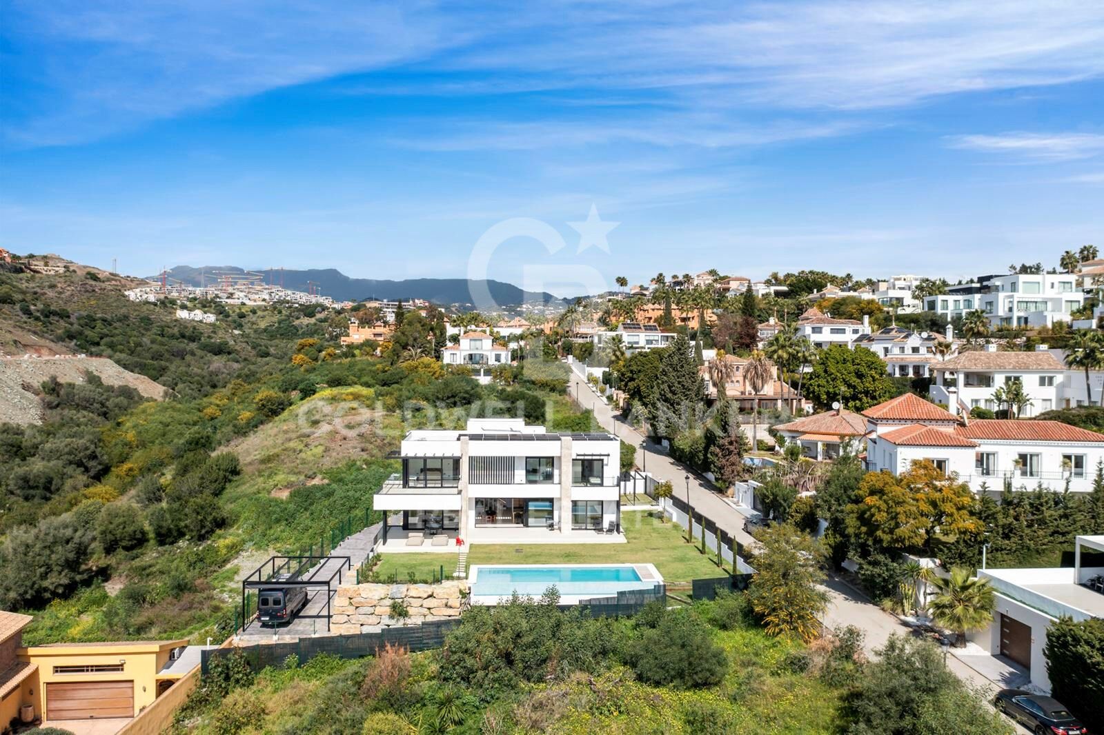 Villa i Benahavis, Malaga, Spanien 4 sovrum, 573 kvm. Nr. 158816