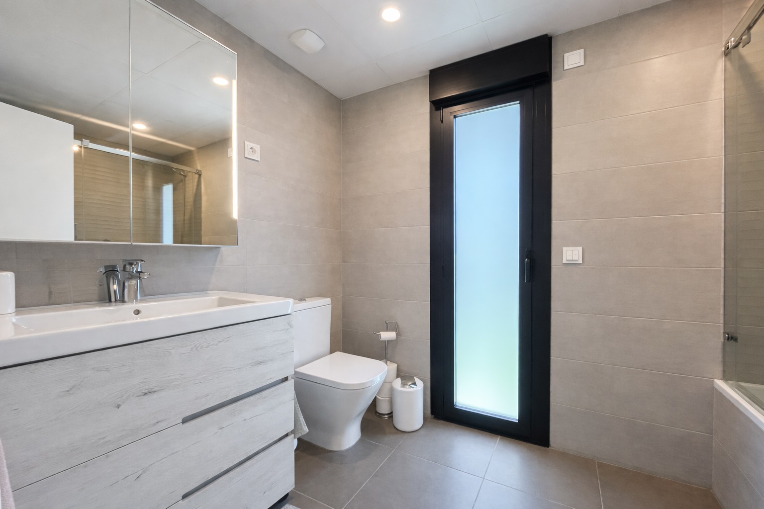 Huoneisto Santa Ponsa, Mallorca, Espanja 4 makuuhuonetta, 128 m2 No. 180178