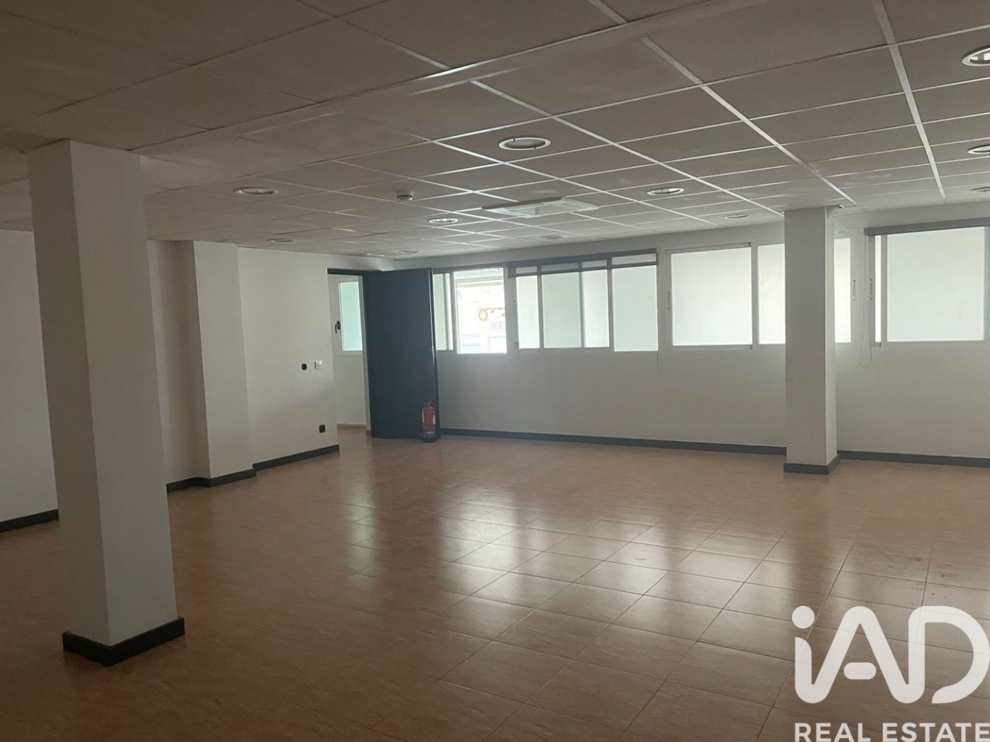 Propiedad comercial en El Campello, Alicante, España 516 m2 No. 188467