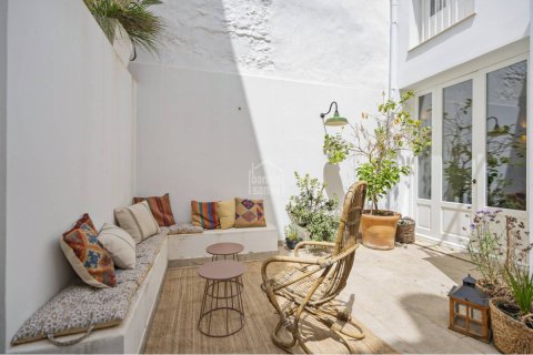 Radhus i Alaior, Menorca, Spanien 4 sovrum, 344 kvm. Nr. 182680