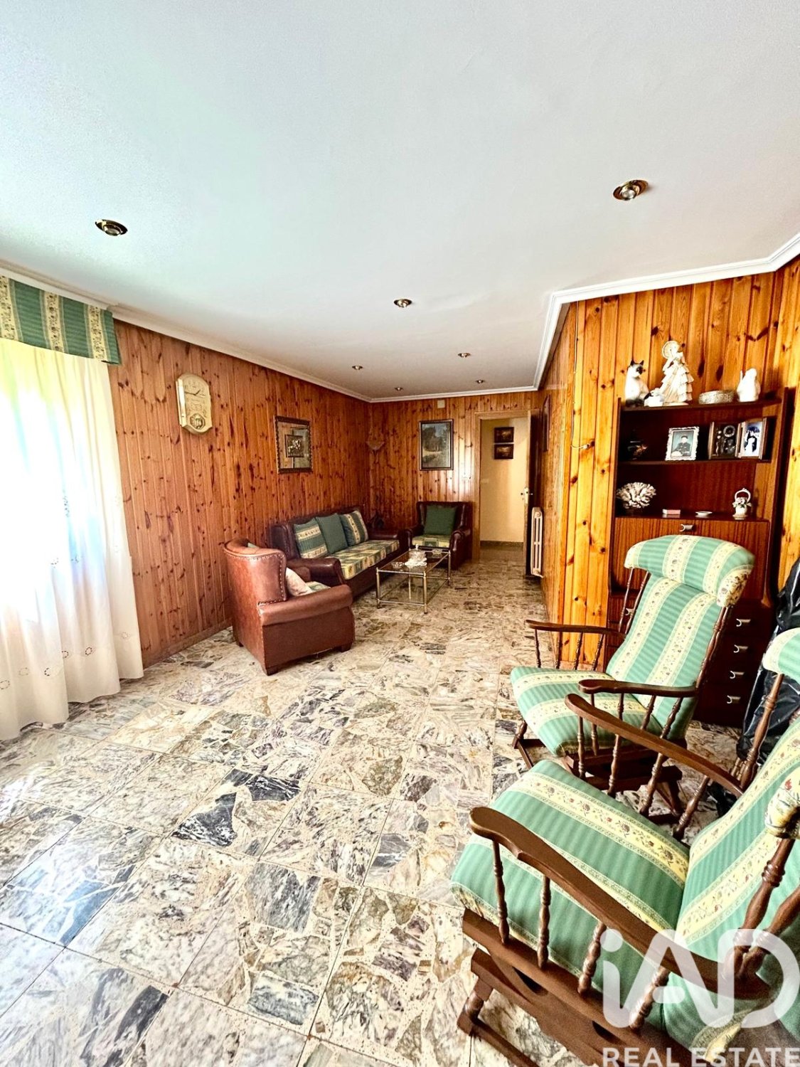 House à La Baneza, Leon, Espagne 3 chambres, 252 m2 No. 184805