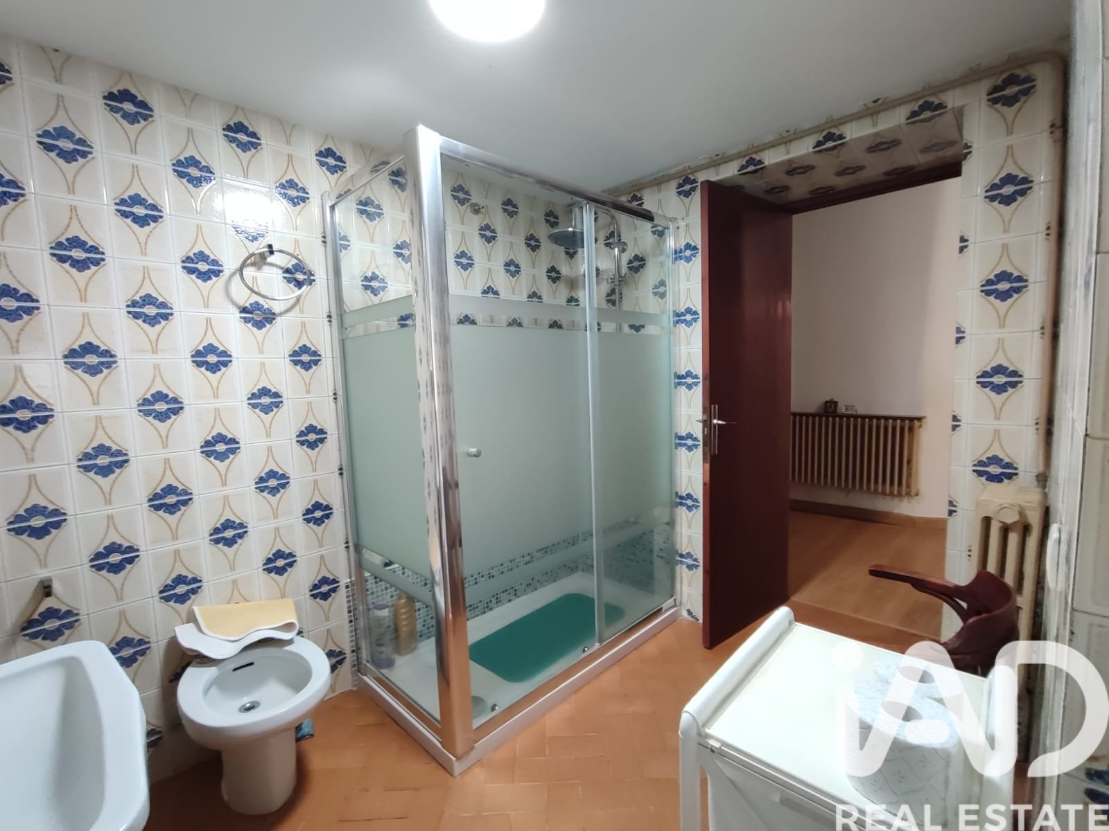 House in San Justo de la Vega, Leon, Spain 5 bedrooms, 391 sq.m. No. 185374