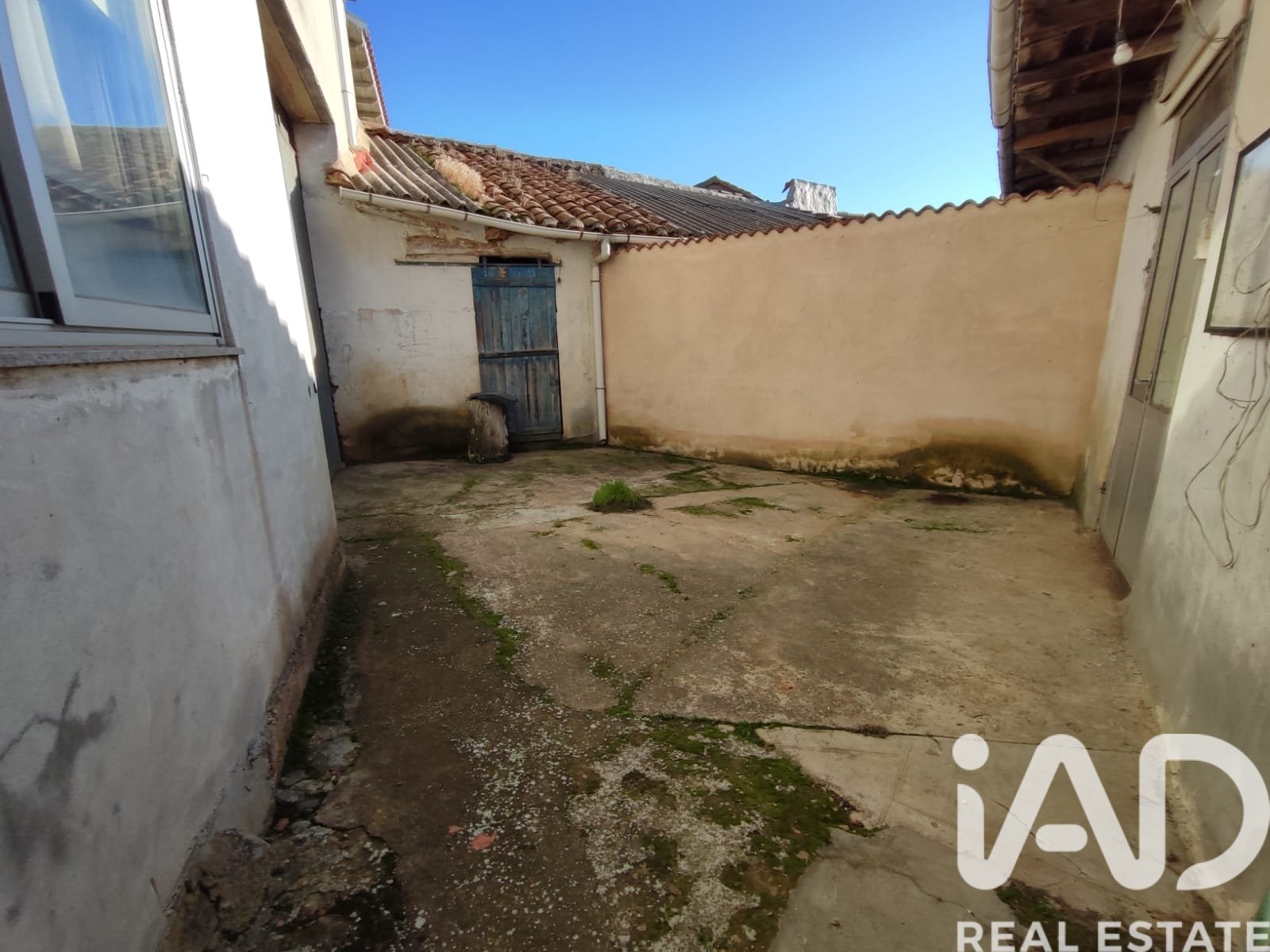 House in San Justo de la Vega, Leon, Spain 5 bedrooms, 391 sq.m. No. 185374