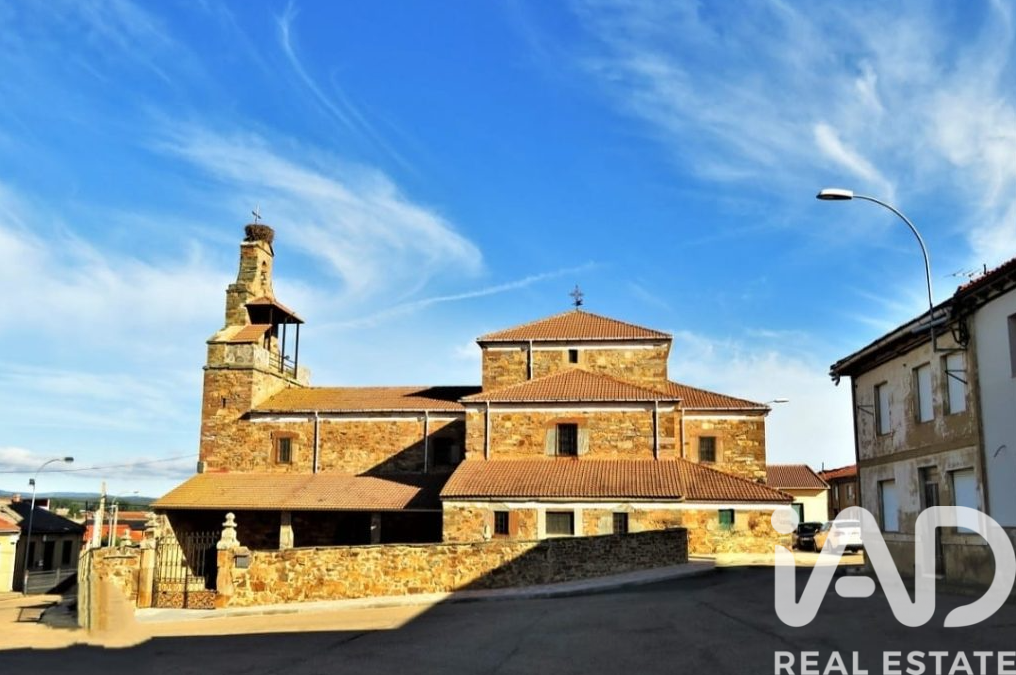 House in San Justo de la Vega, Leon, Spain 5 bedrooms, 391 sq.m. No. 185374